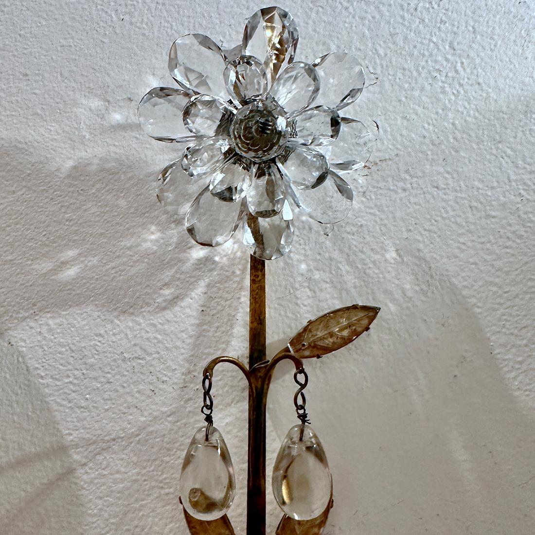 Pareja de Apliques con Hojas de Cristal Moldeado Italiano en venta