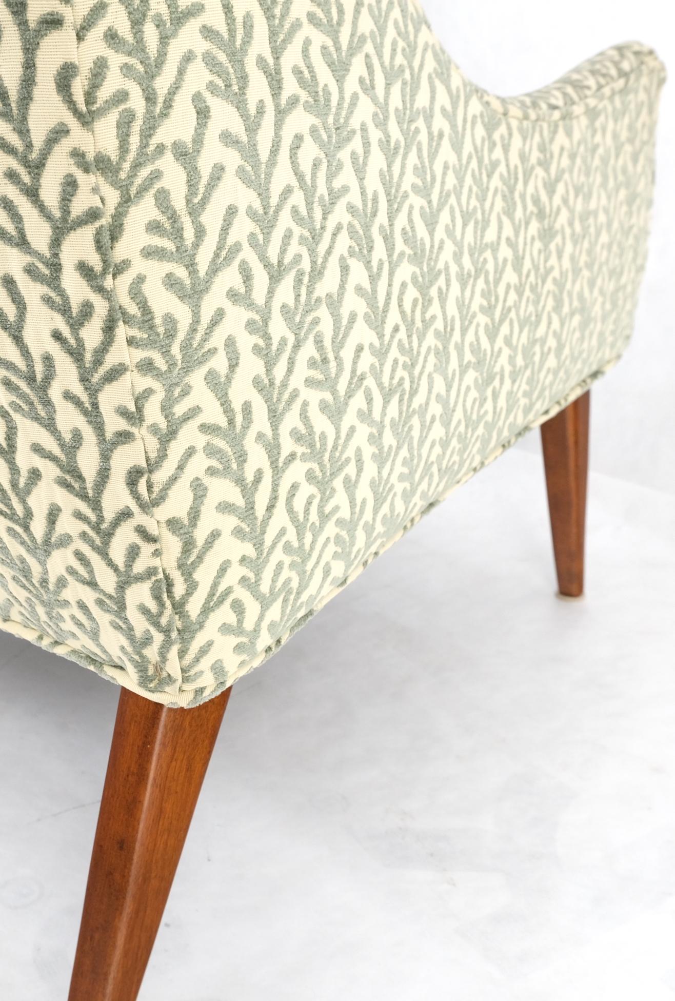 Tissu d'ameublement Paire de chaises longues de forme Scoop et de profil léger The Modern Modern Mint en vente