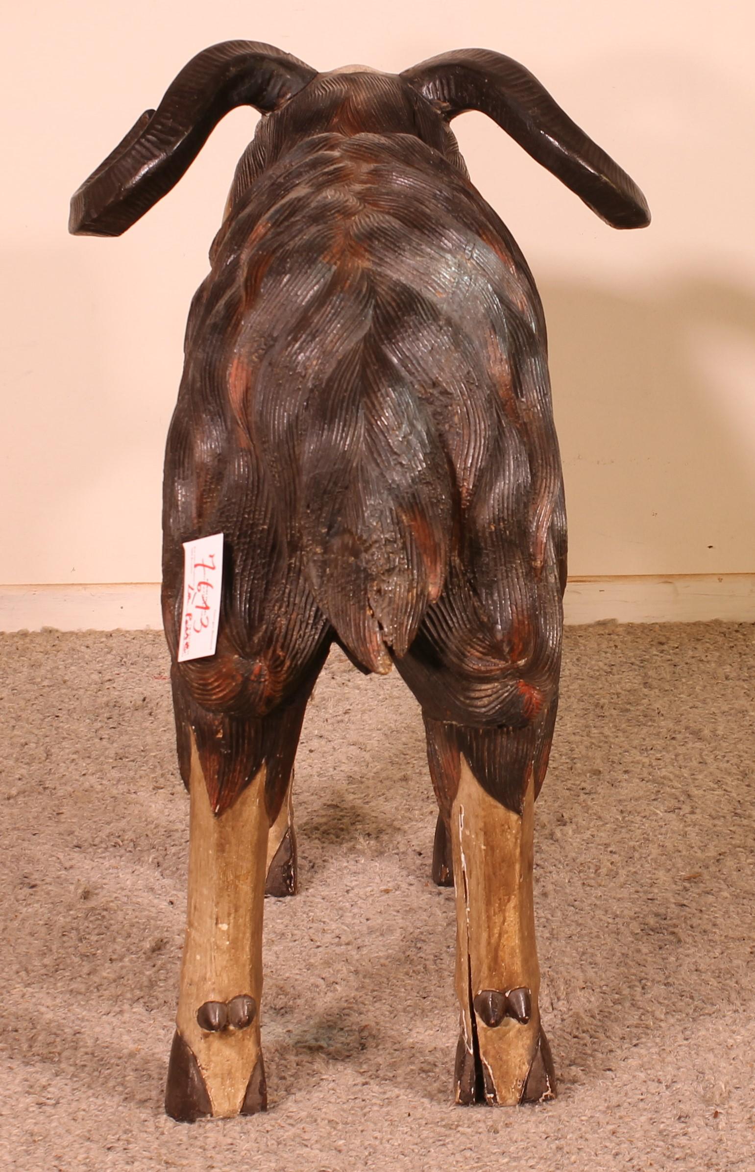 Paire de béliers écossais en bois polychrome, 19ème siècle en vente 8