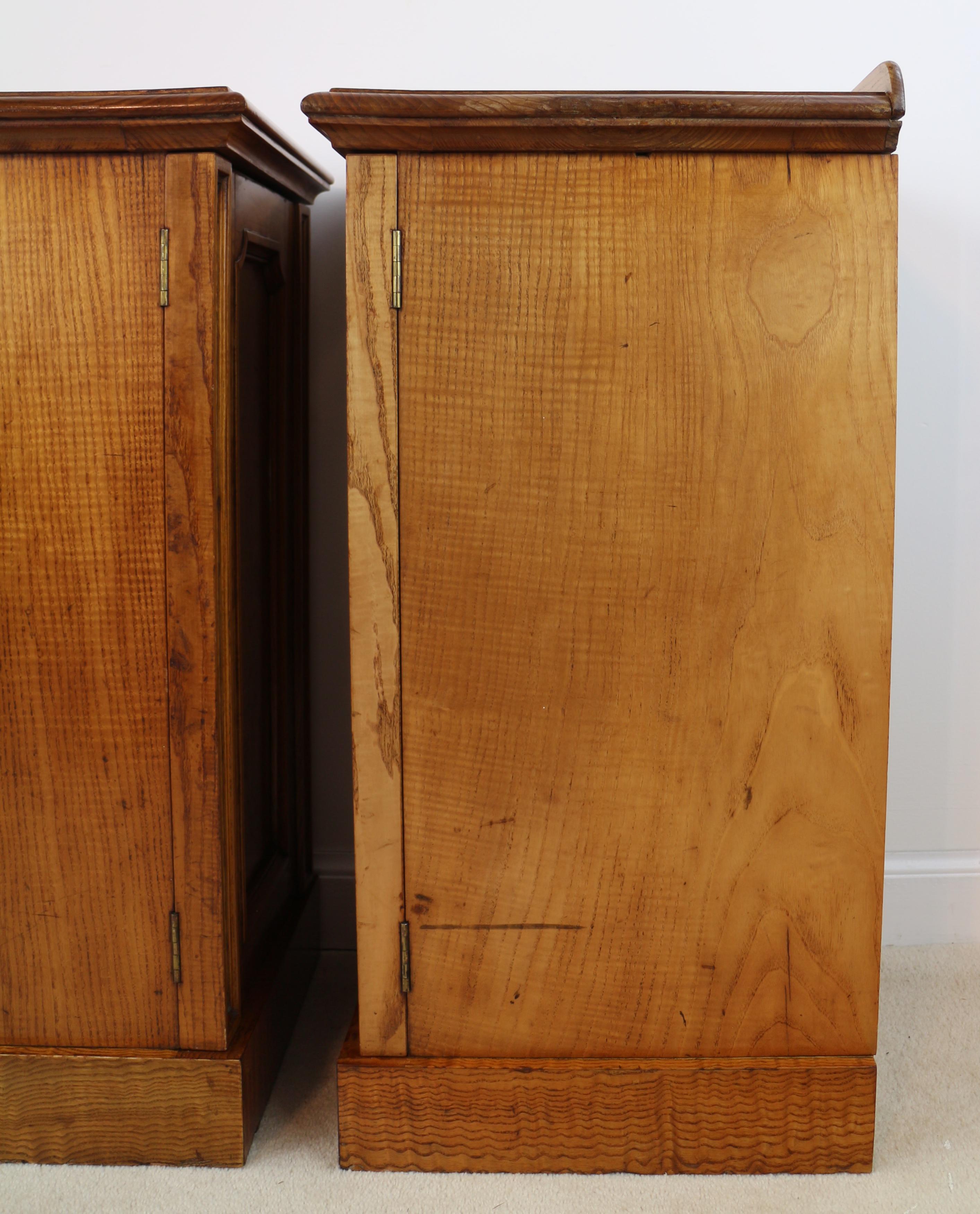 Pair of Scottish William IV Burr Elm Bedside Cabinets or Cupboards, circa 1830 13