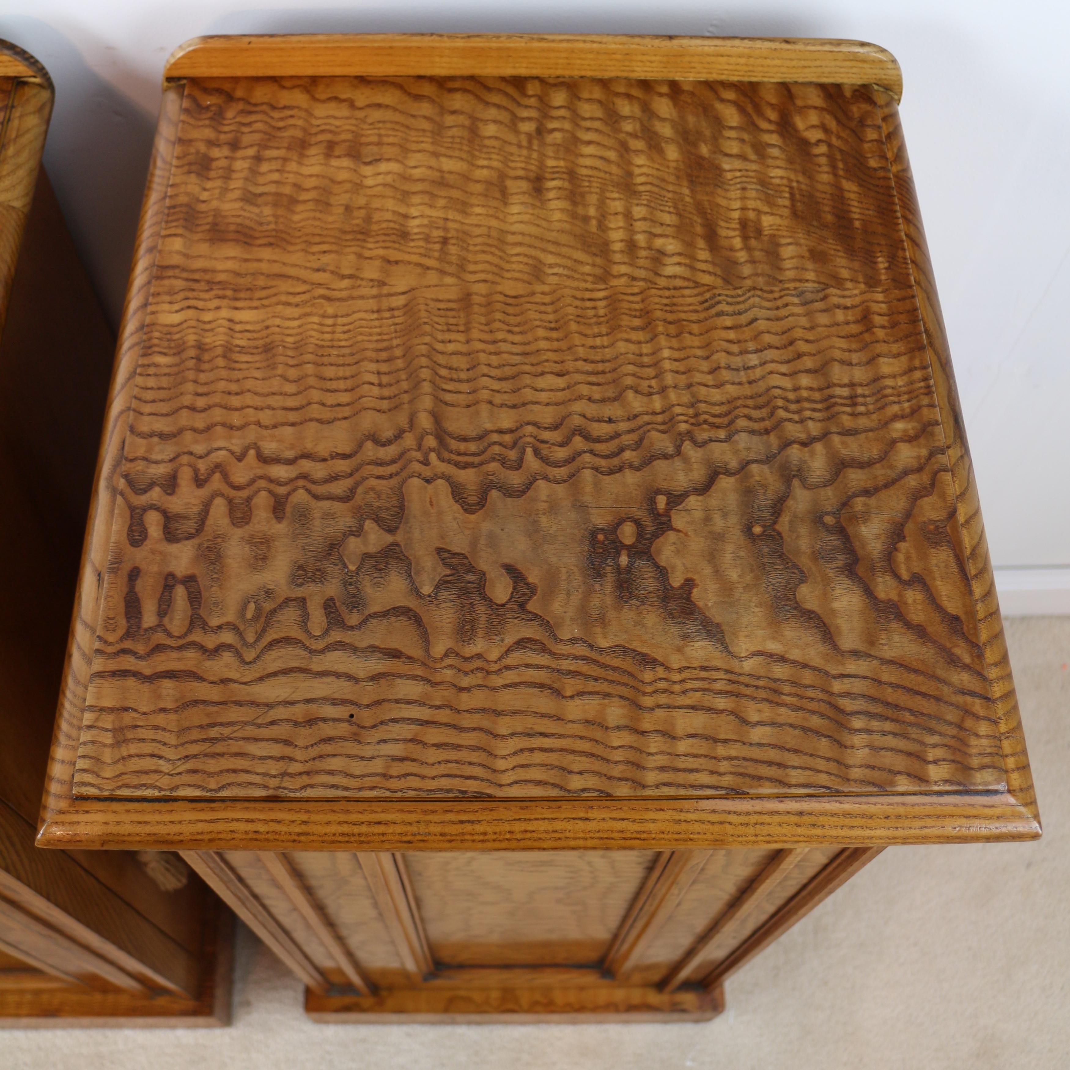 Pair of Scottish William IV Burr Elm Bedside Cabinets or Cupboards, circa 1830 1