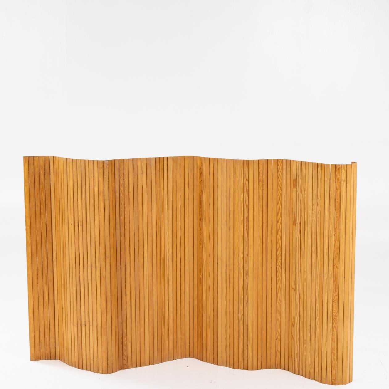 Patinated Pair of screens in patinated pine by Alvar Aalto