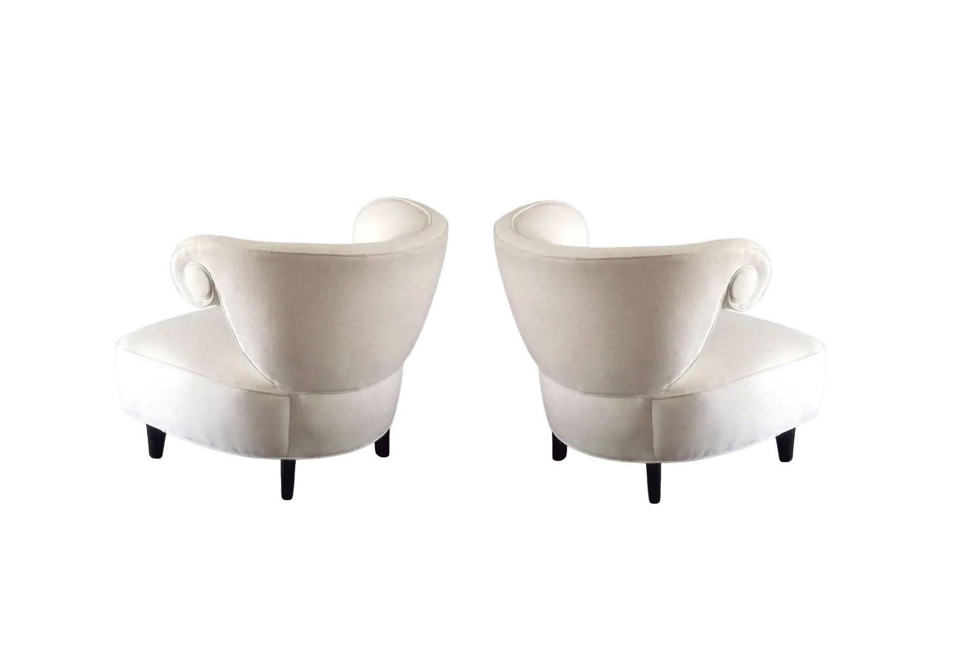 Mid-Century Modern Pair of Scrolled-Arm Chairs by Paul László, 1940s For Sale