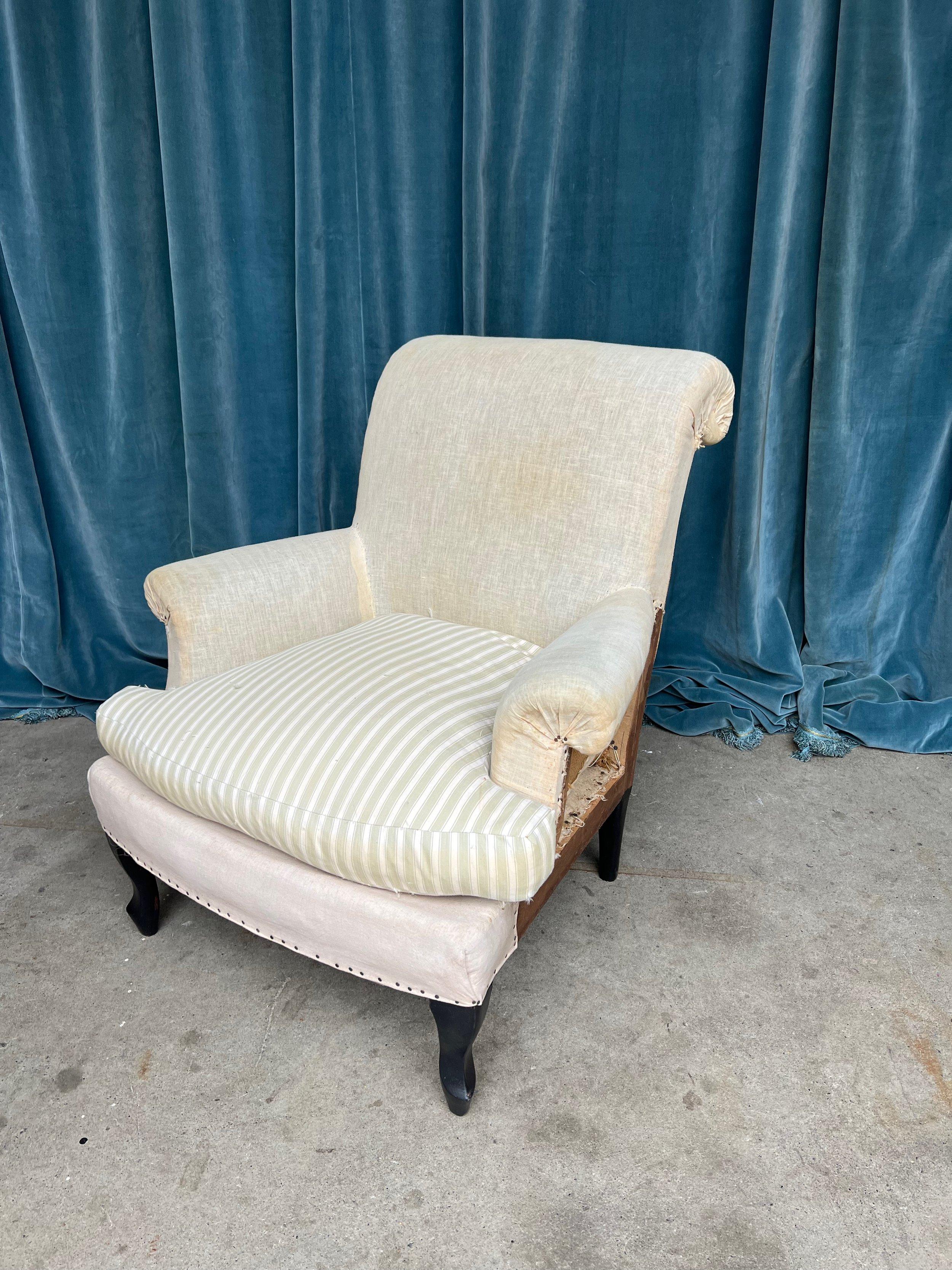 Tissu Paire de fauteuils Napoléon III à dossier à volutes et coussins d'assise libres en vente