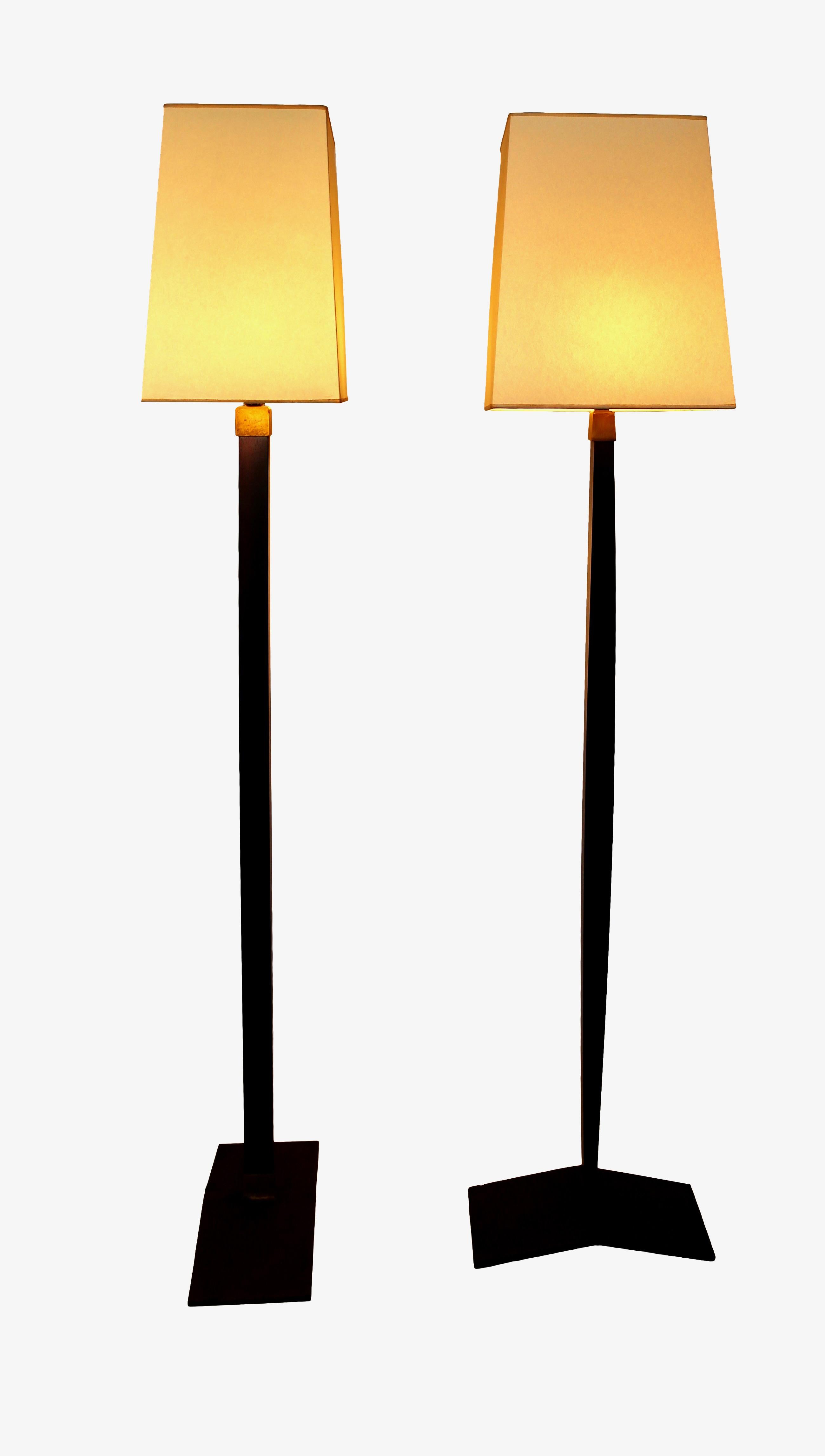 Late 20th Century Pair of Sculpted Bronze and Mahogany Floor Lamps For Sale