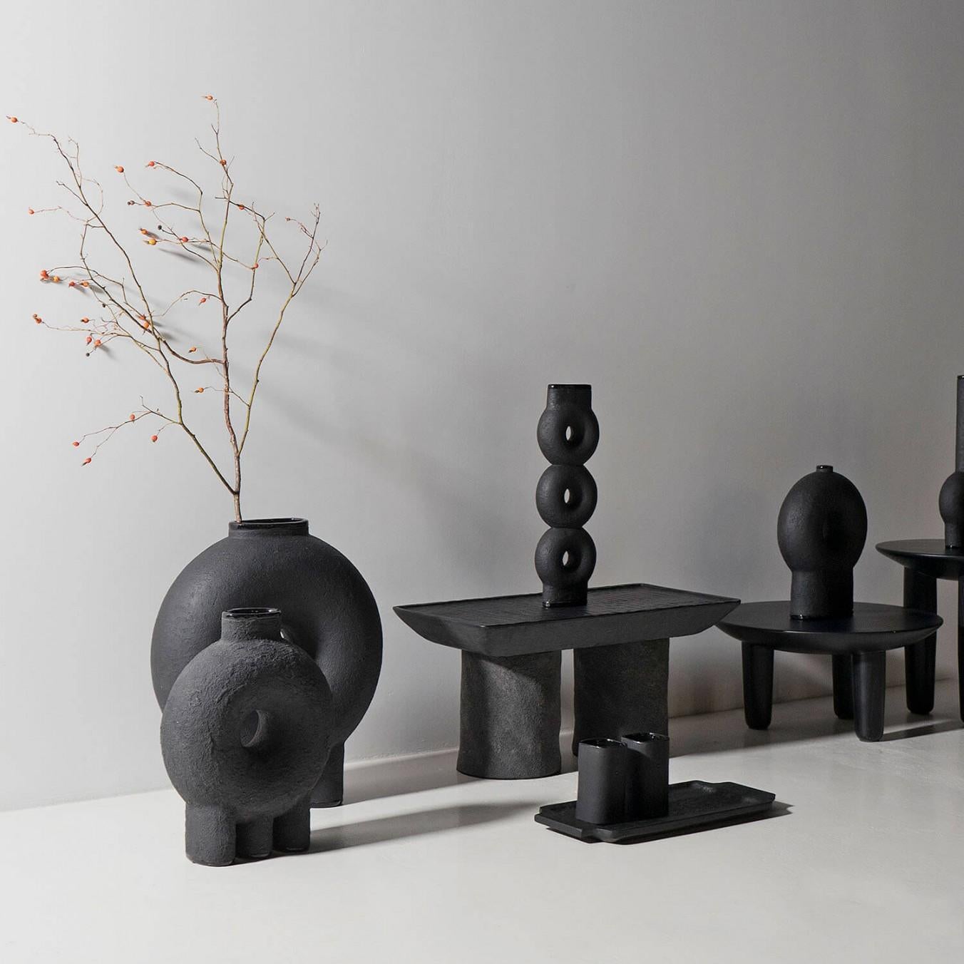 XXIe siècle et contemporain Paire de vases en céramique sculptés de FAINA en vente