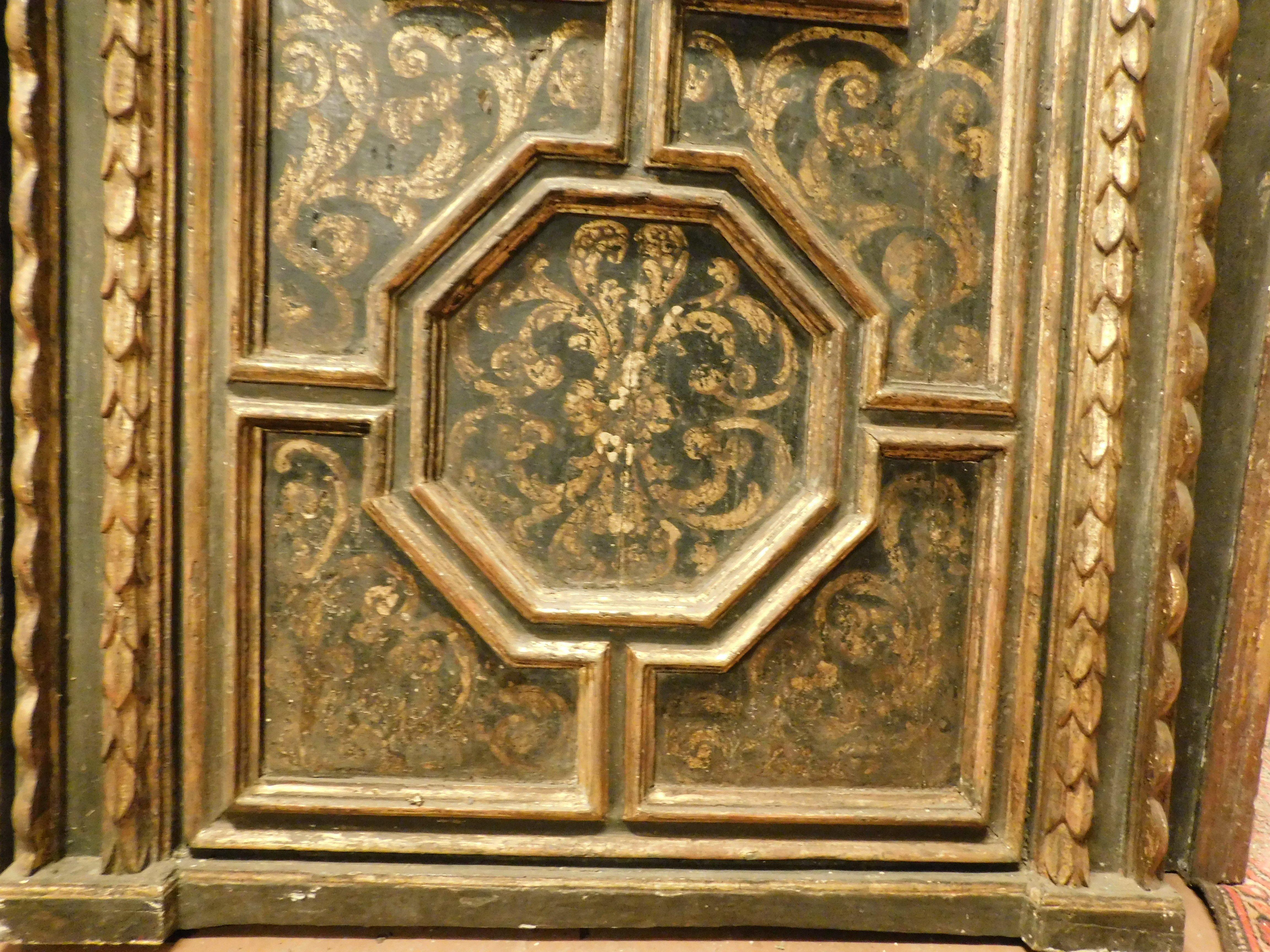 Paire de portes intérieures sculptées, laquées et dorées, cadre d'origine, Florence Bon état - En vente à Cuneo, Italy (CN)