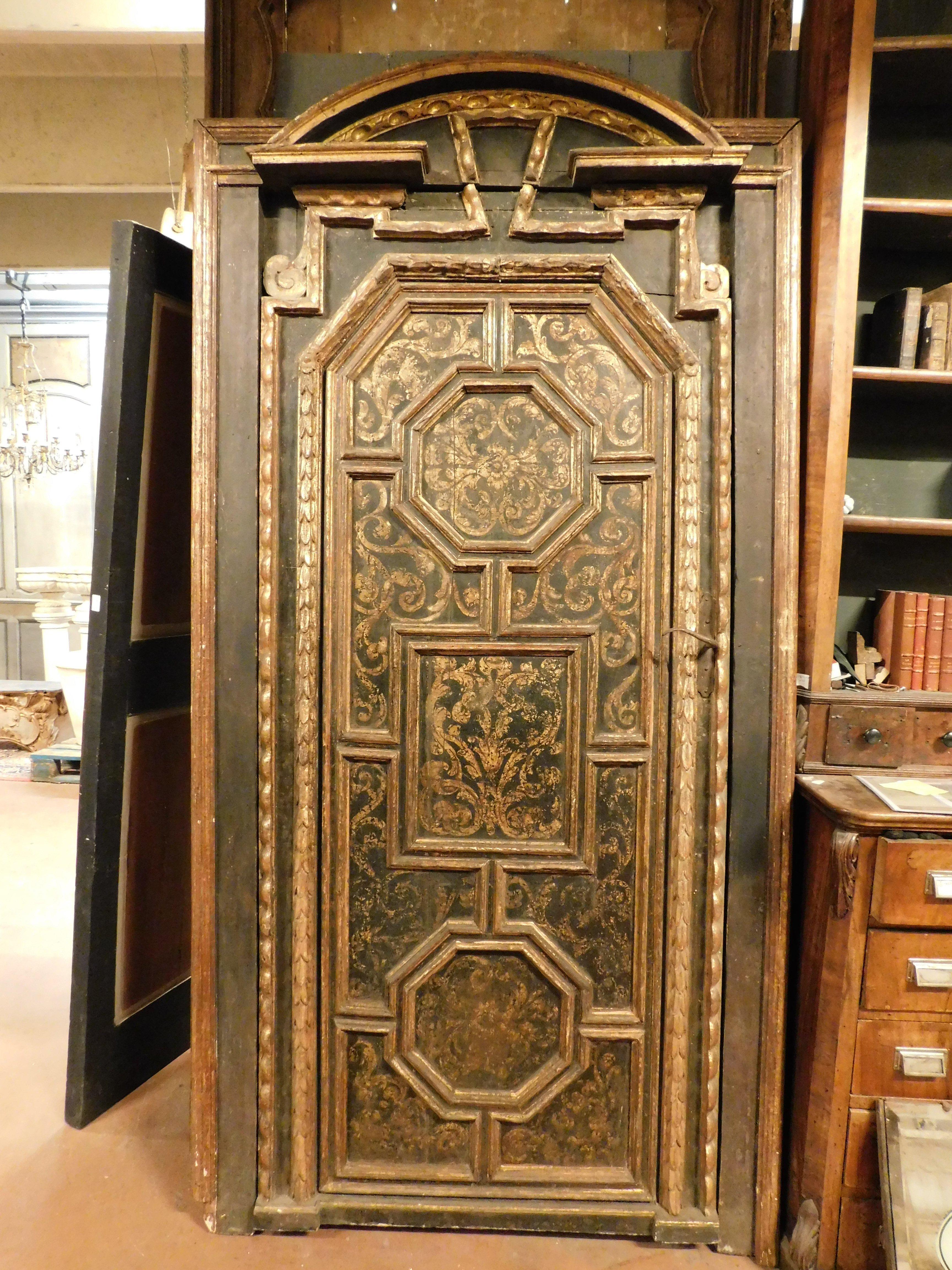 Poplar Pair of sculpted, lacquered and gilded interior doors, original frame, Florence For Sale