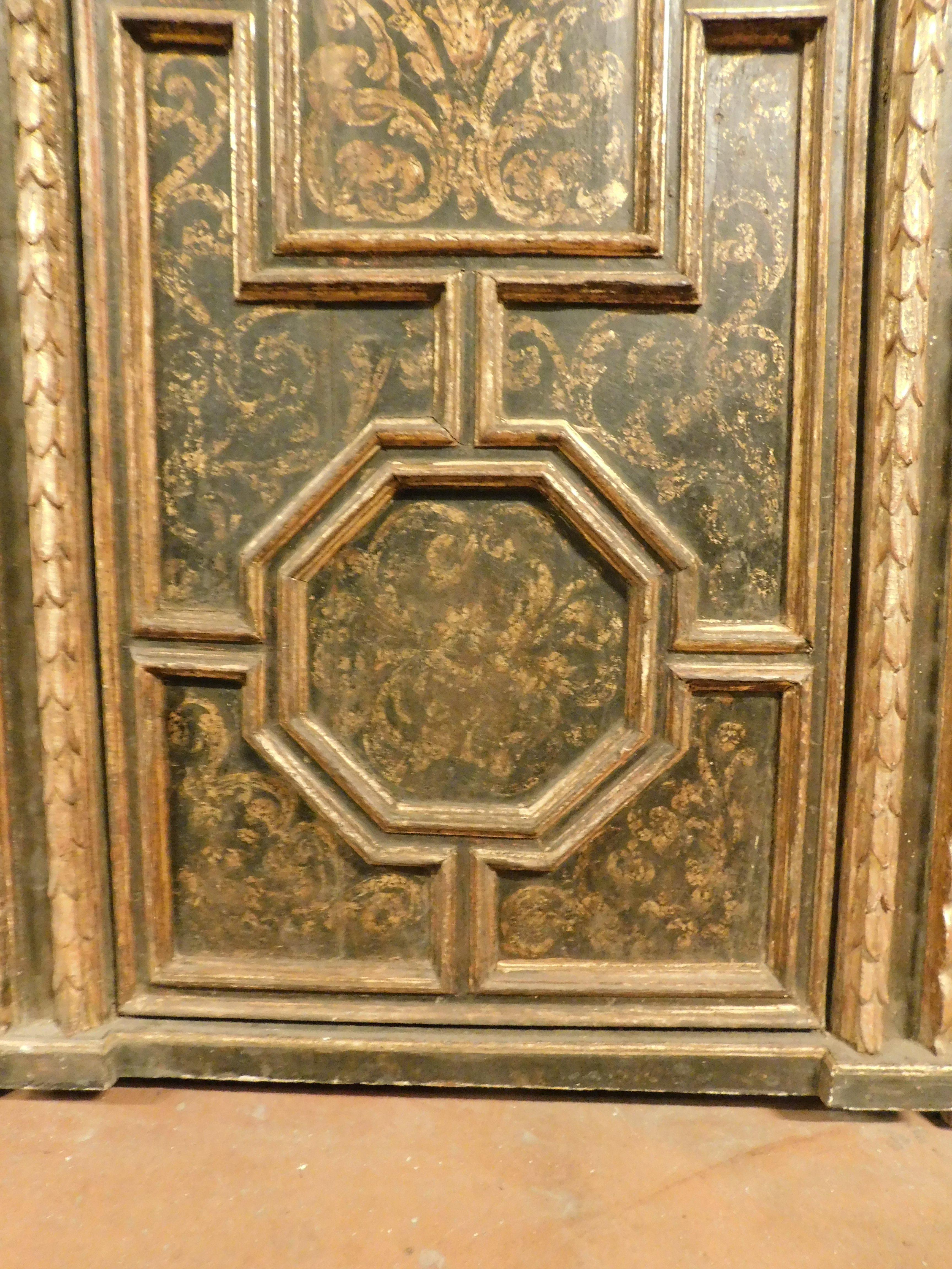 Paire de portes intérieures sculptées, laquées et dorées, cadre d'origine, Florence en vente 2