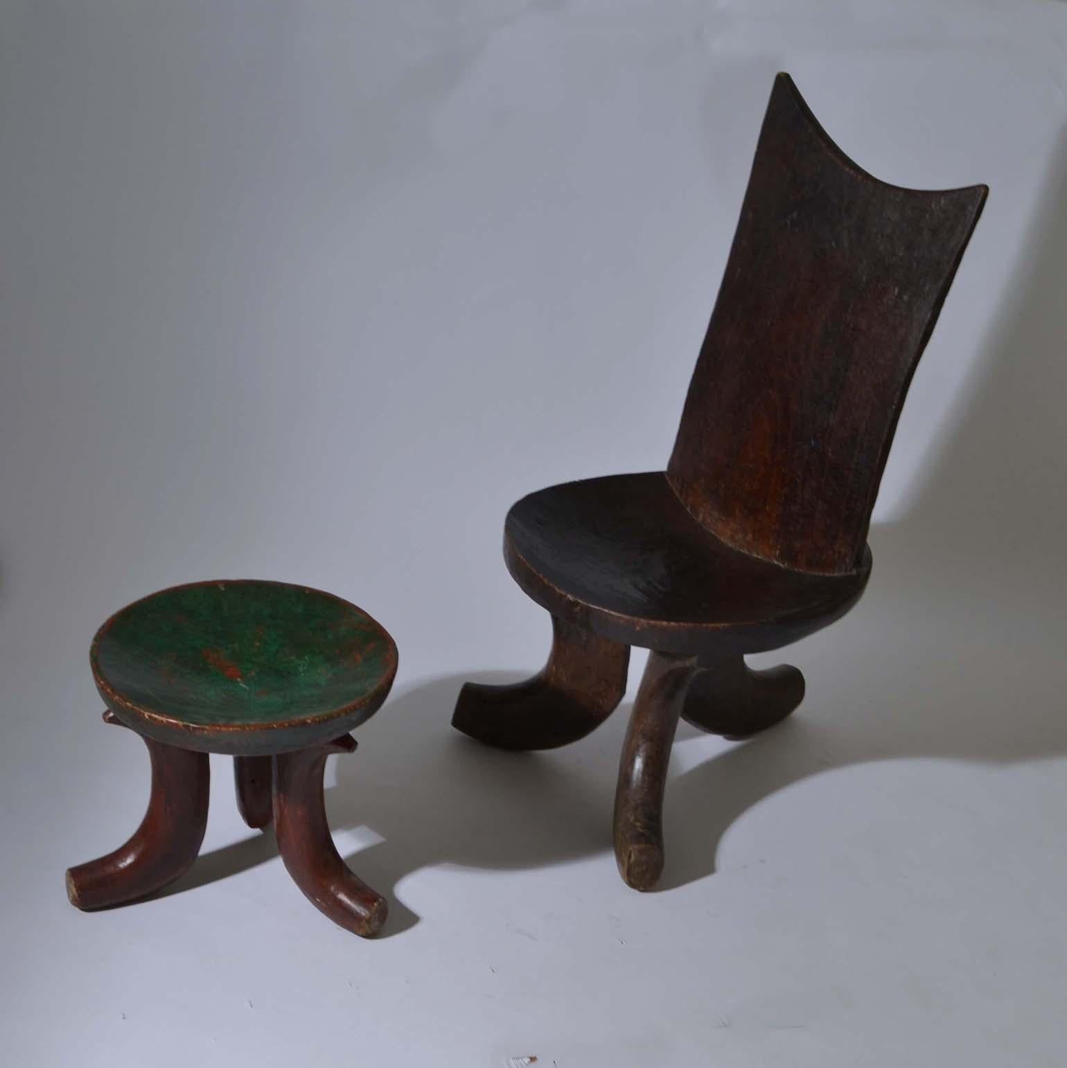 Pair of Sculptural 1960s Ethiopian Wooden Hand Carved Chairs & Stool In Good Condition In London, GB