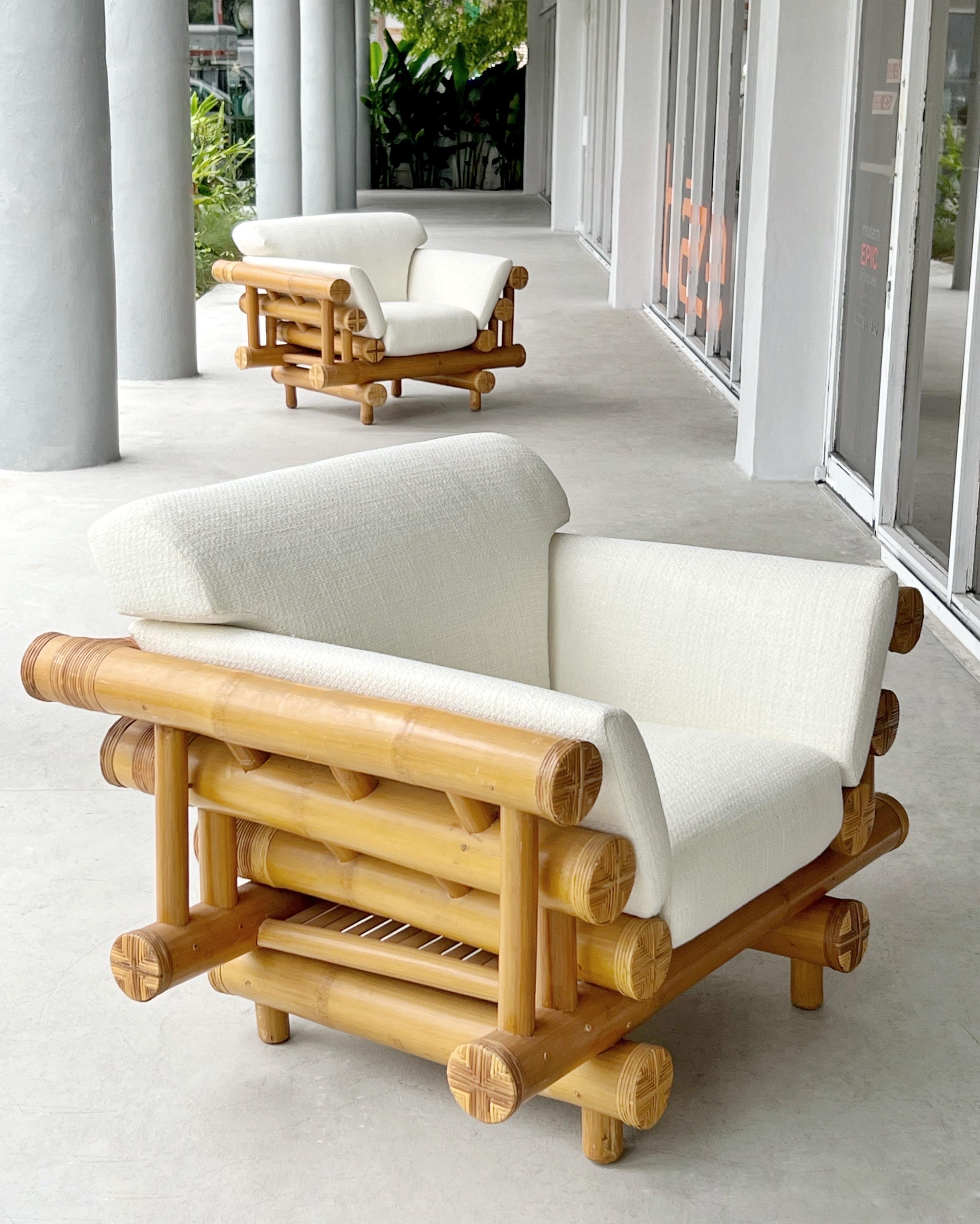 Paire de chaises longues en bambou des années 1970. Approche moderne d'un matériau noble et intemporel. Canapé également disponible.
