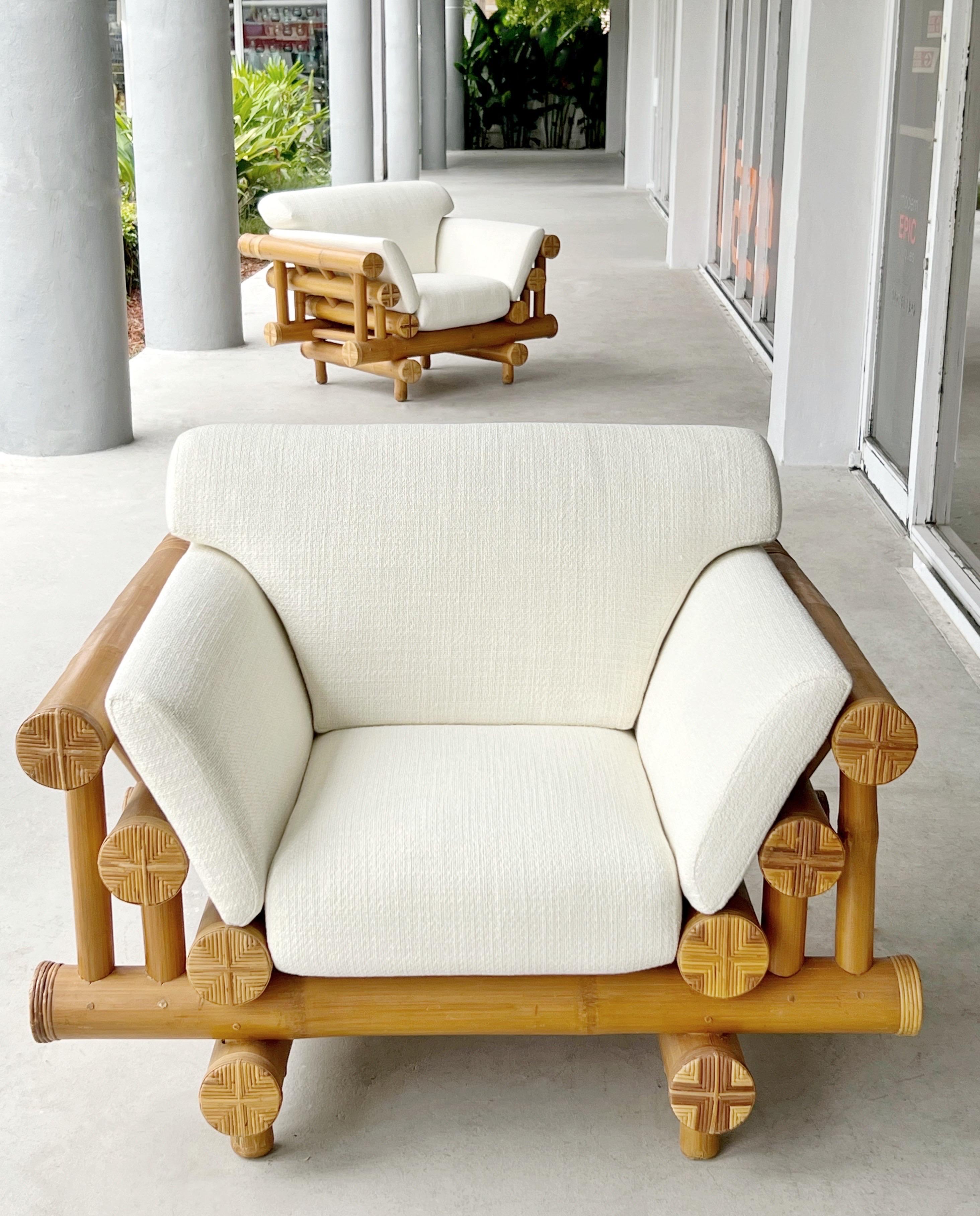 Ein Paar Loungesessel aus Bambus aus den 1970er Jahren. Modernes Konzept für ein zeitloses und edles MATERIAL. Sofa auch verfügbar.
