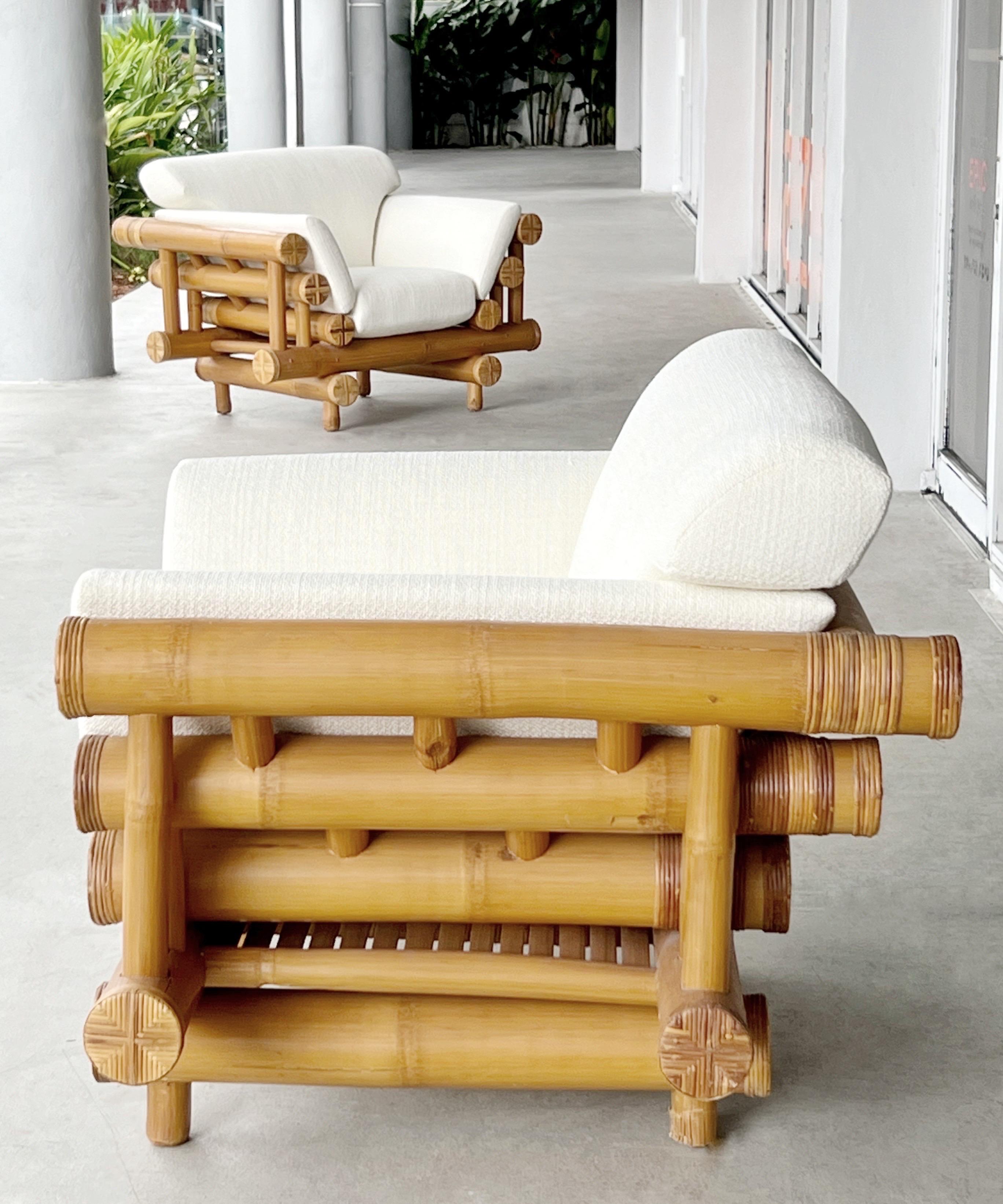 Paire de fauteuils de salon sculpturaux en bambou des années 1970 Bon état - En vente à Miami, FL