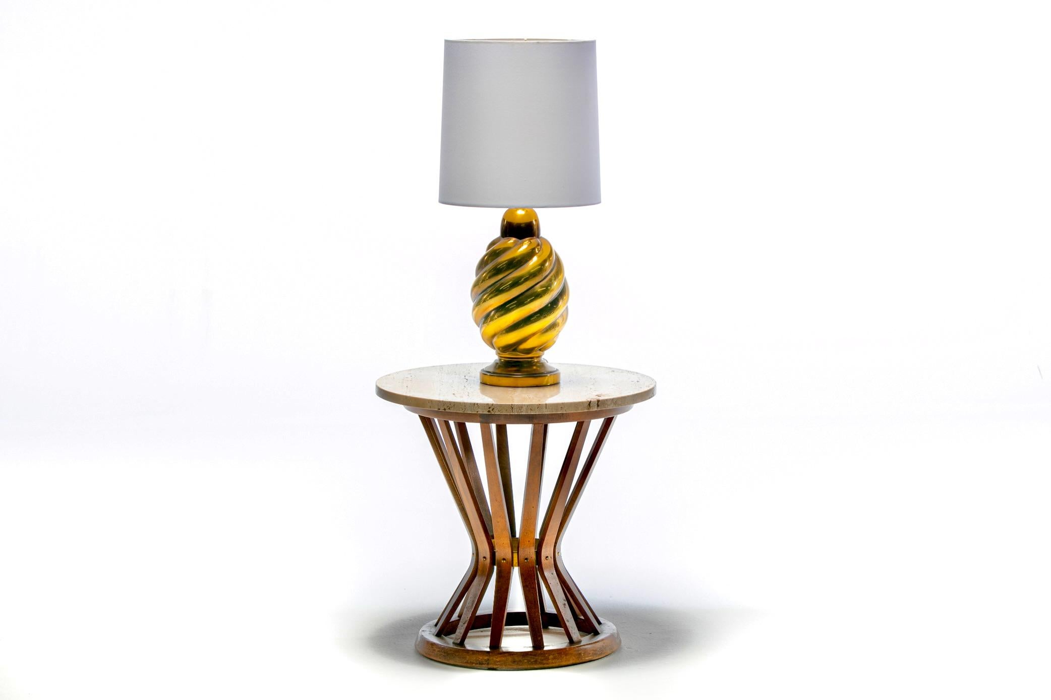 Coppia di lampade scultoree a spirale in ottone degli anni '70 in vendita 3