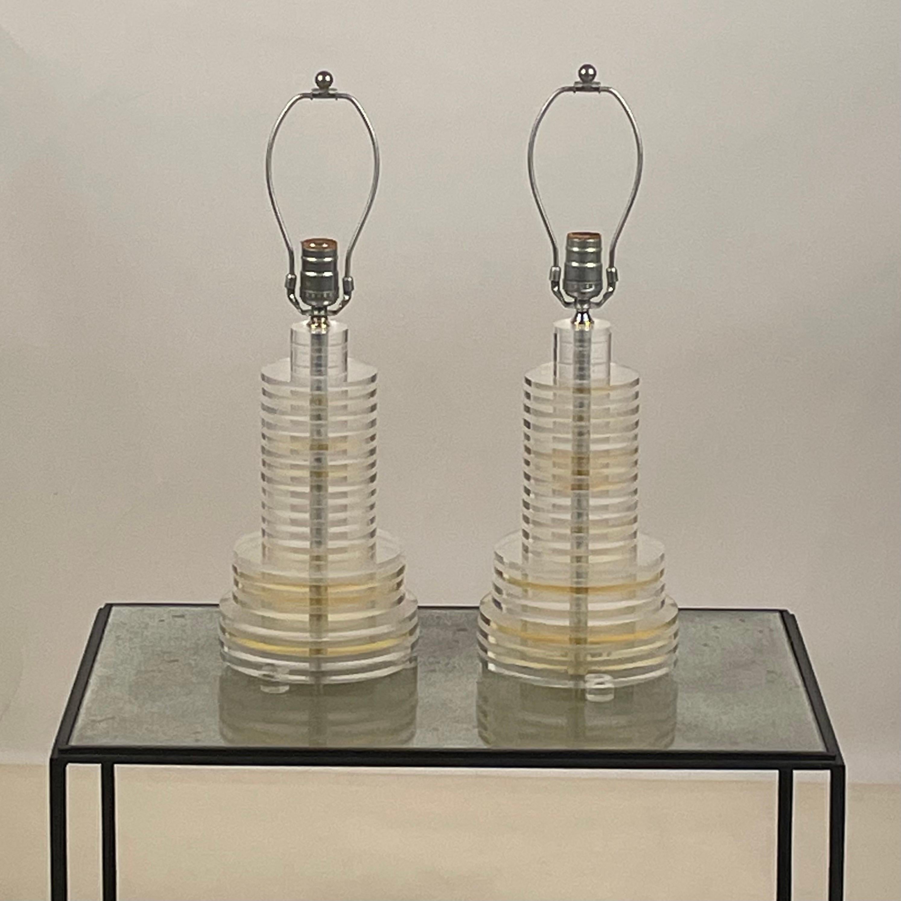 Pair of Sculptural 70's Clear and Tinted Lucite Disc Lamps In Excellent Condition For Sale In Los Angeles, CA