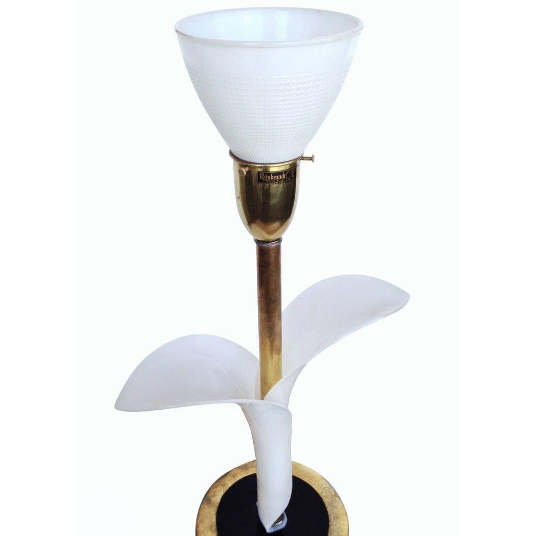 Moderno Coppia di lampade da tavolo scultoree in acrilico di Rembrandt in vendita