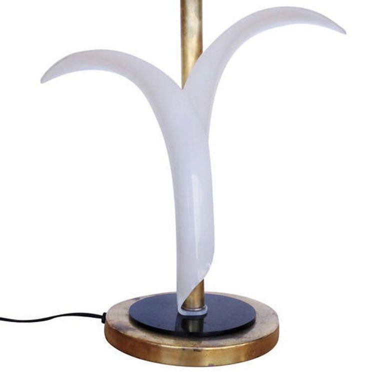 Metà XX secolo Coppia di lampade da tavolo scultoree in acrilico di Rembrandt in vendita
