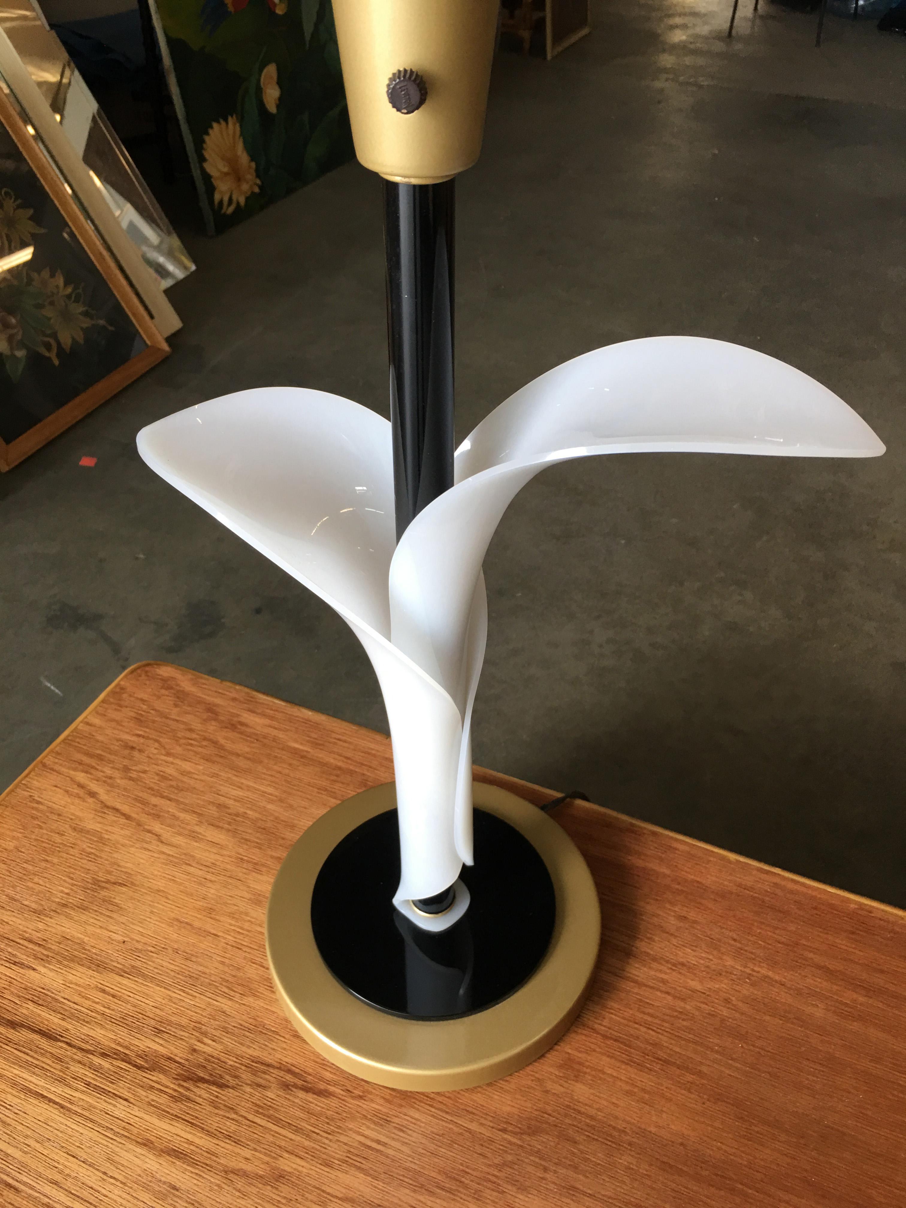 Américain Paire de lampes de table sculpturales en acrylique de Rougier en vente