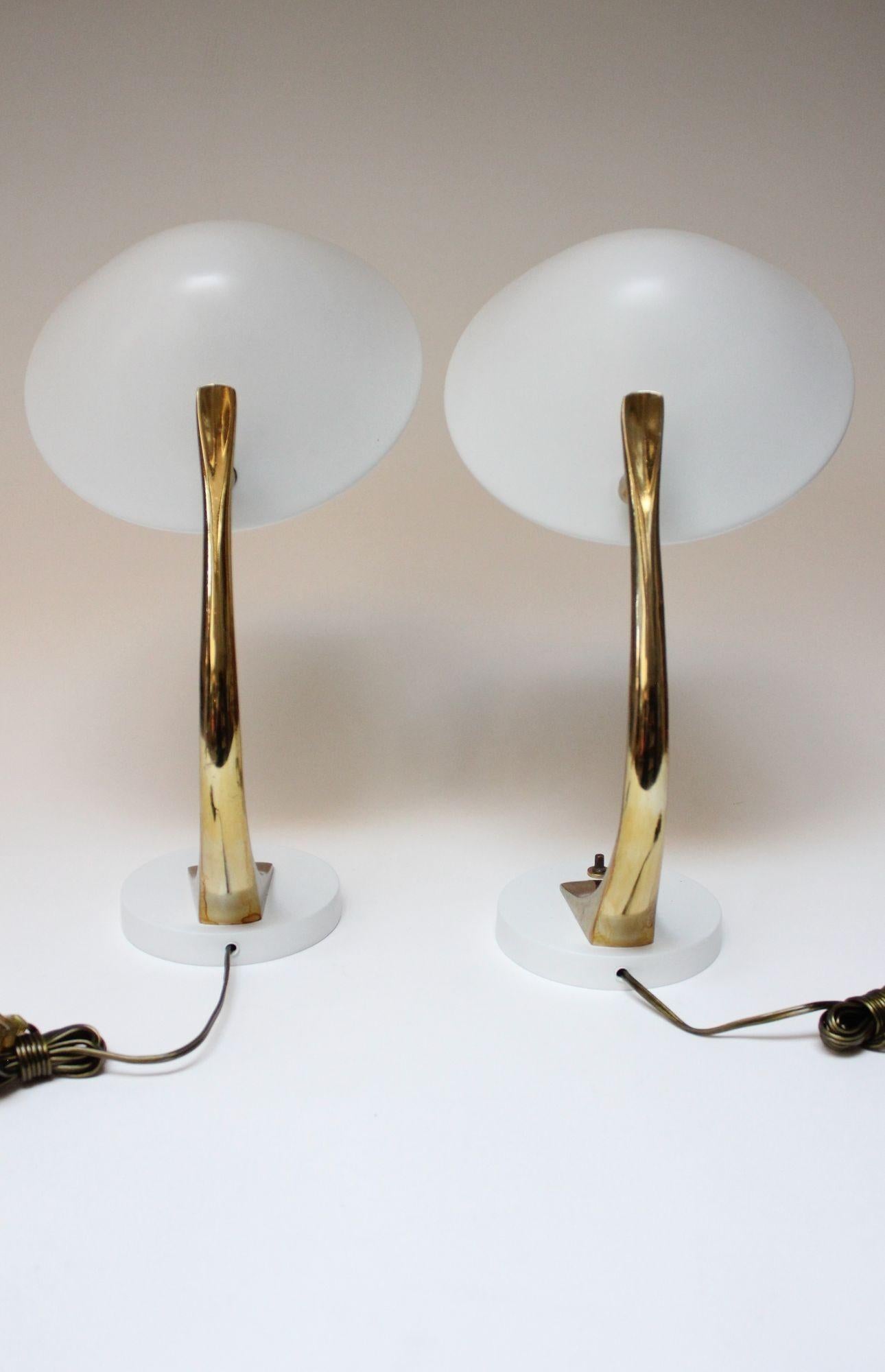 Pair of Sculptural Adjustable Metal and Brass Finish Table Lamps by Laurel In Good Condition For Sale In Brooklyn, NY