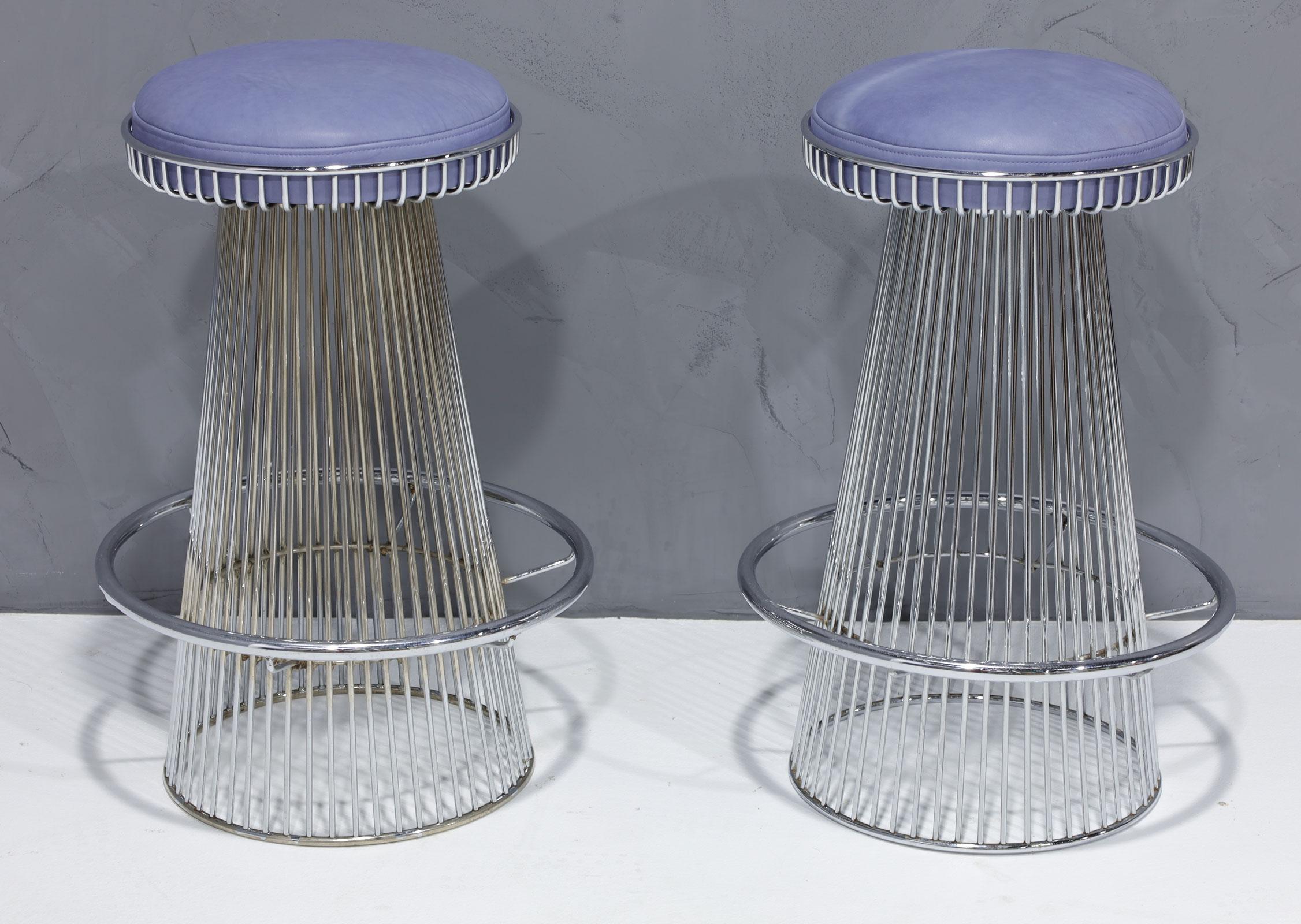 20th Century Pair of Sculptural Bar Stools in Nickeled Steel and Leather by Cy Mann Designs For Sale