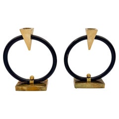 Paire de bougeoirs sculpturaux en laiton et anneau noir, postmoderne, années 1980