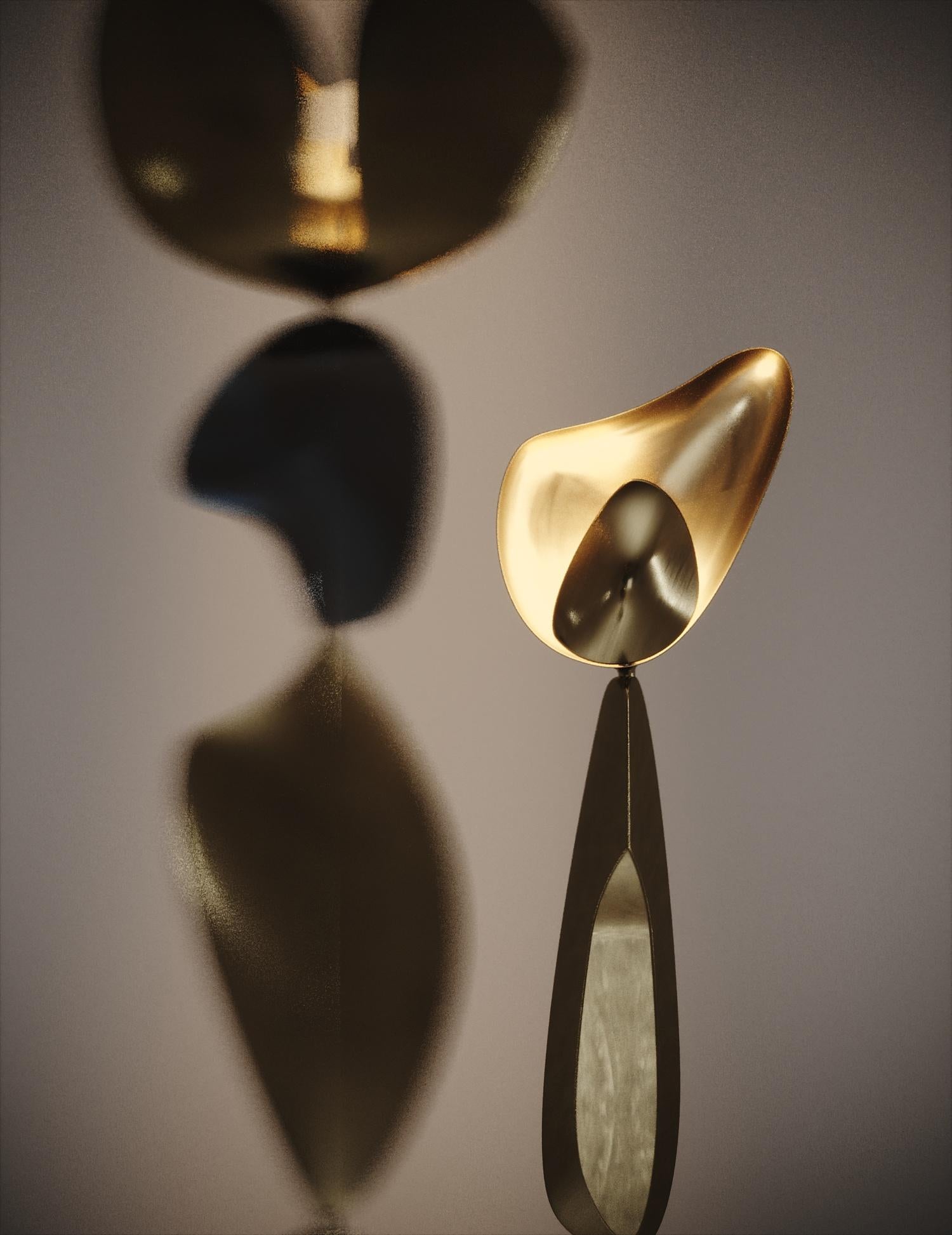 Skulpturale Stehlampen aus Messing mit Muschelintarsien von Kifu Paris, Paar im Angebot 3