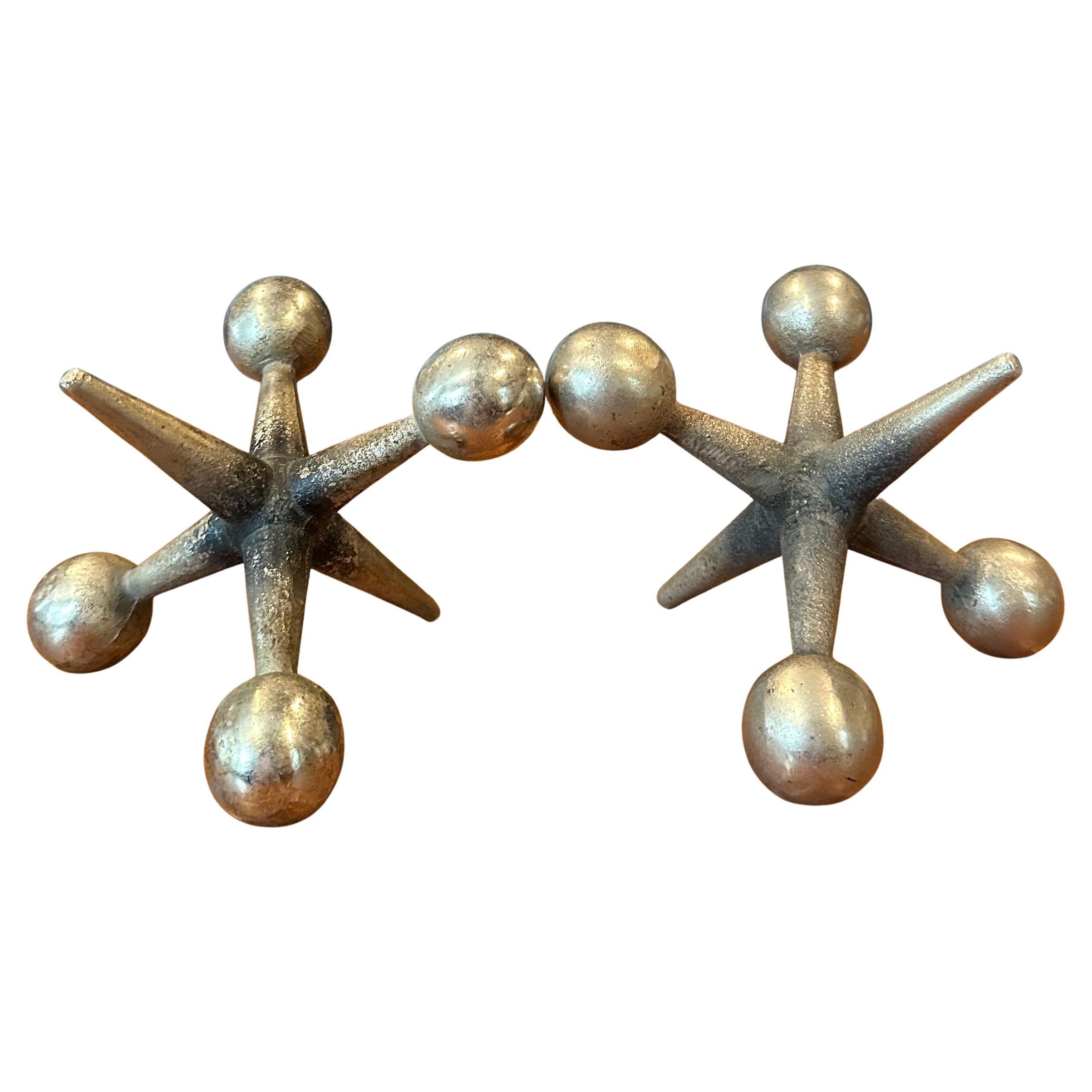 Coppia di fermalibri scultorei in ottone Jack / Jax nello stile di Bill Curry in vendita 10