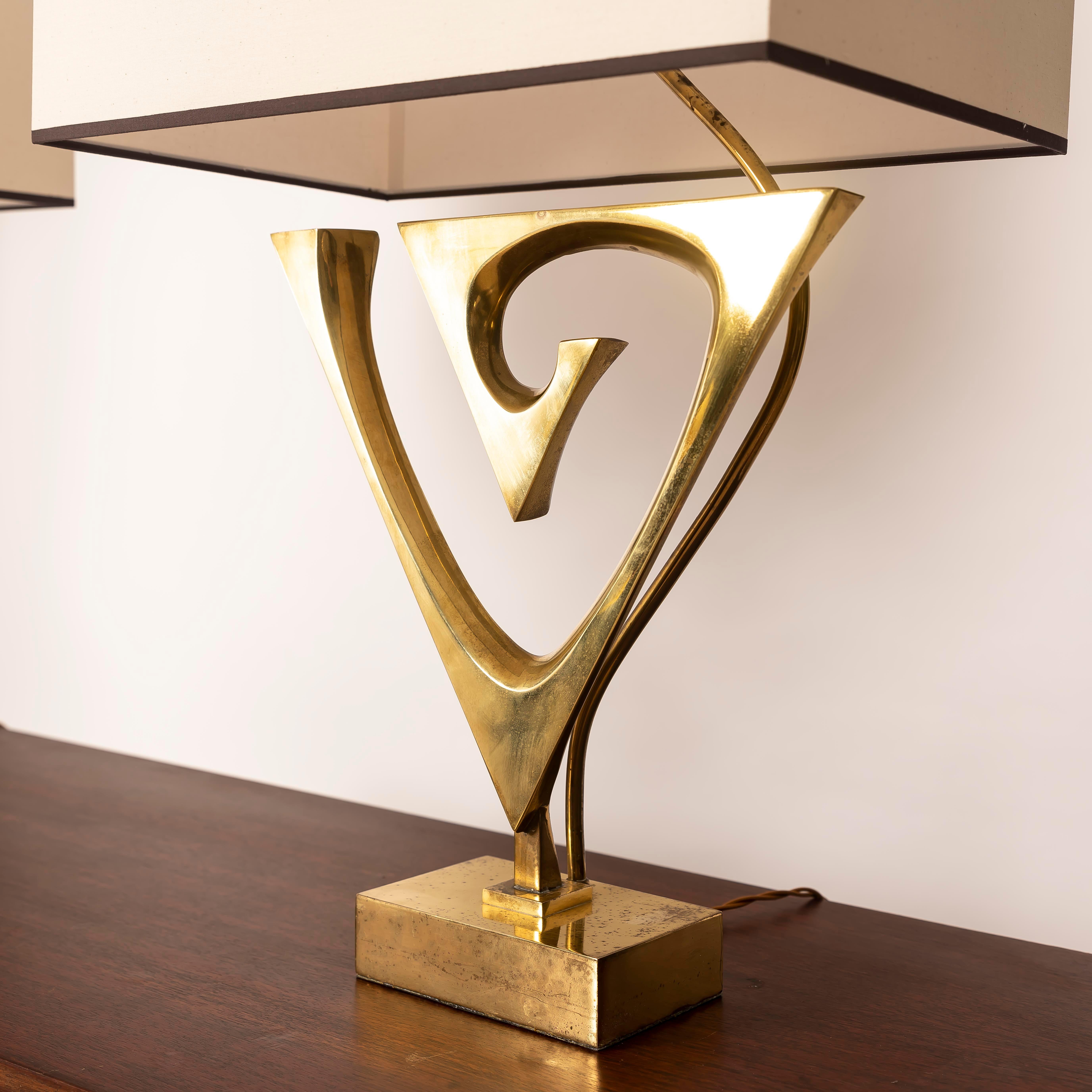 Coppia di lampade da tavolo scultoree in bronzo di Willy Daro, Belgio, anni '70 in vendita 1