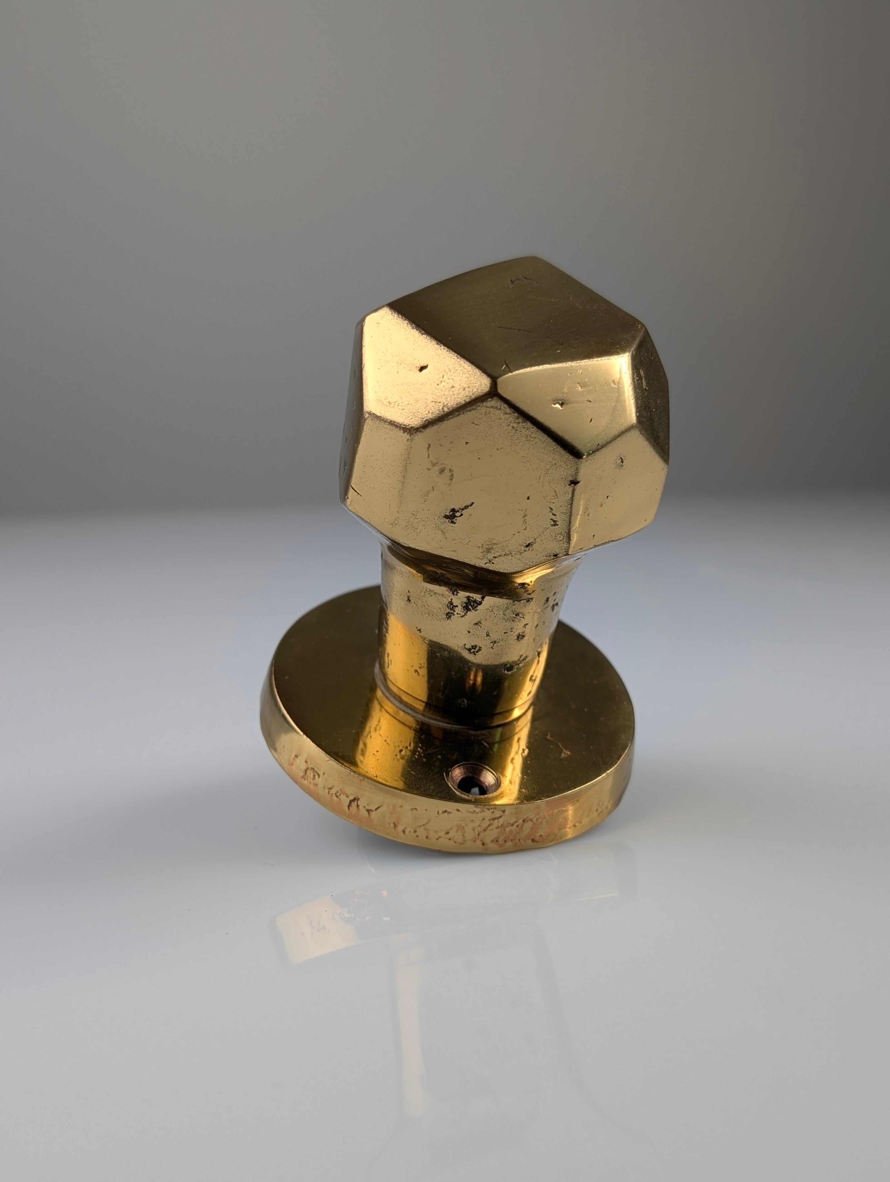 Mid-Century Modern Paire de boutons de porte rotatifs sculpturaux brutalistes en bronze, 1970 en vente