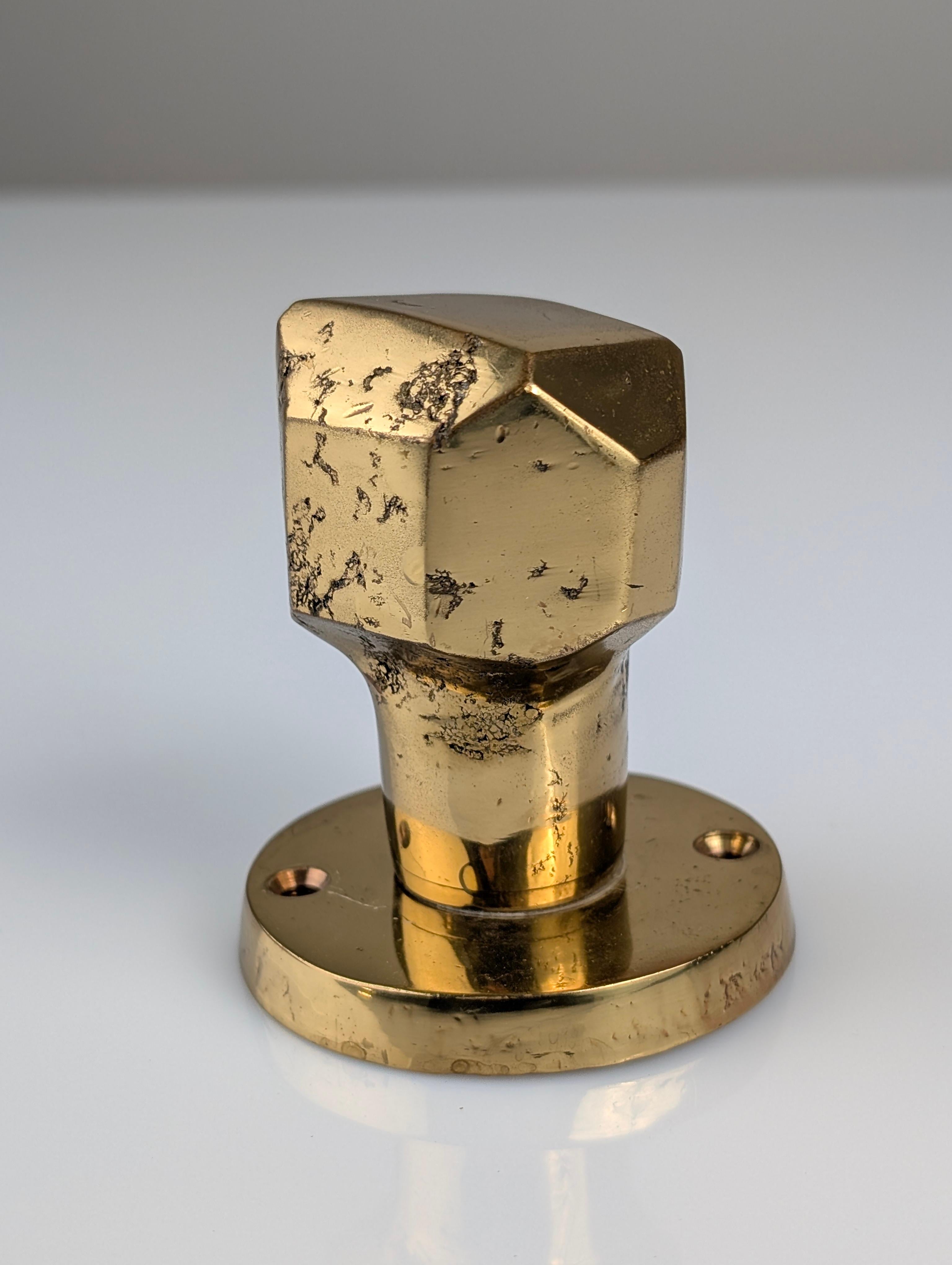 Fin du 20e siècle Paire de boutons de porte rotatifs sculpturaux brutalistes en bronze, 1970 en vente
