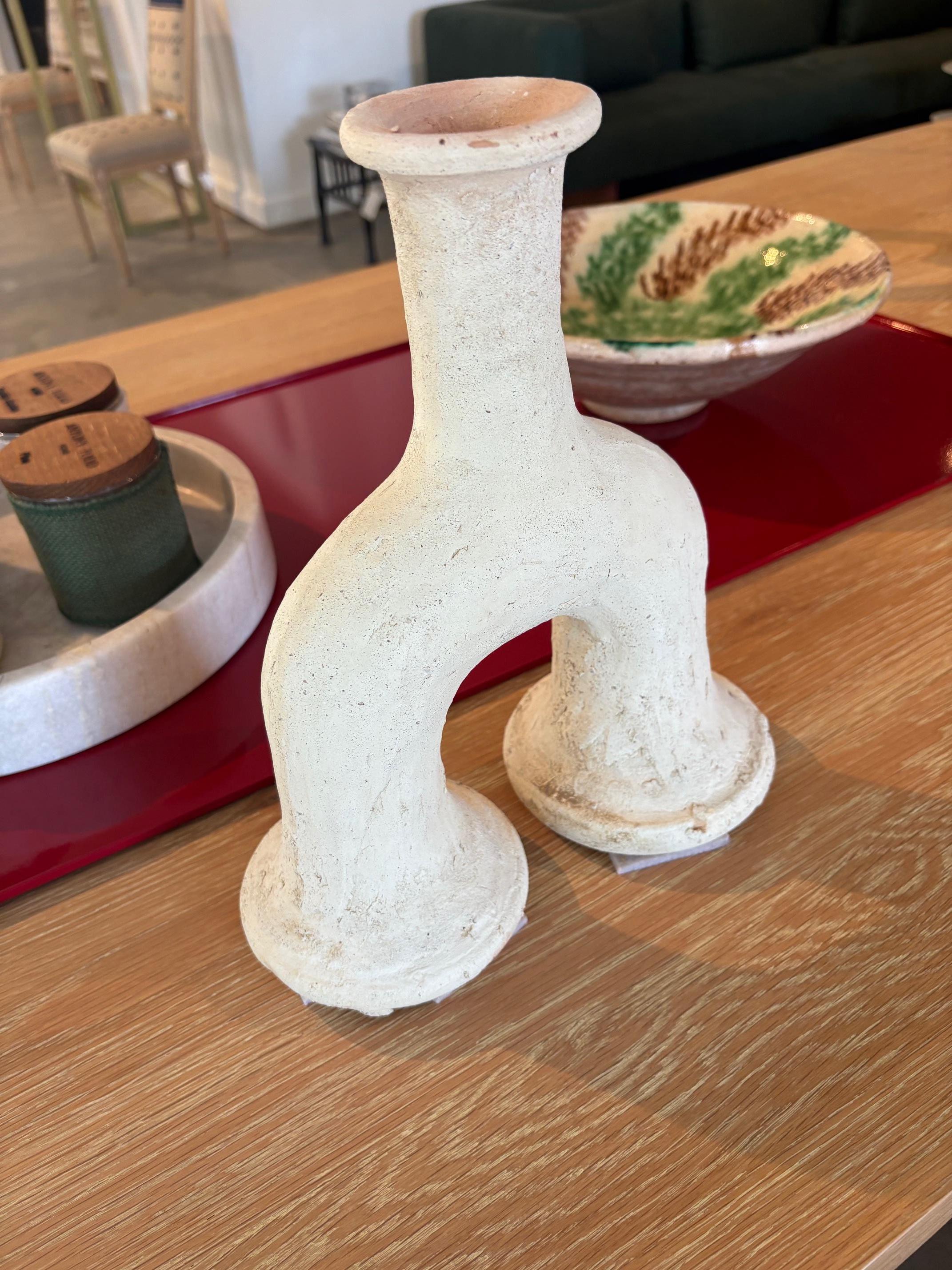 Paar skulpturale Keramik-Kerzenständer im Zustand „Neu“ im Angebot in Millbrook, NY