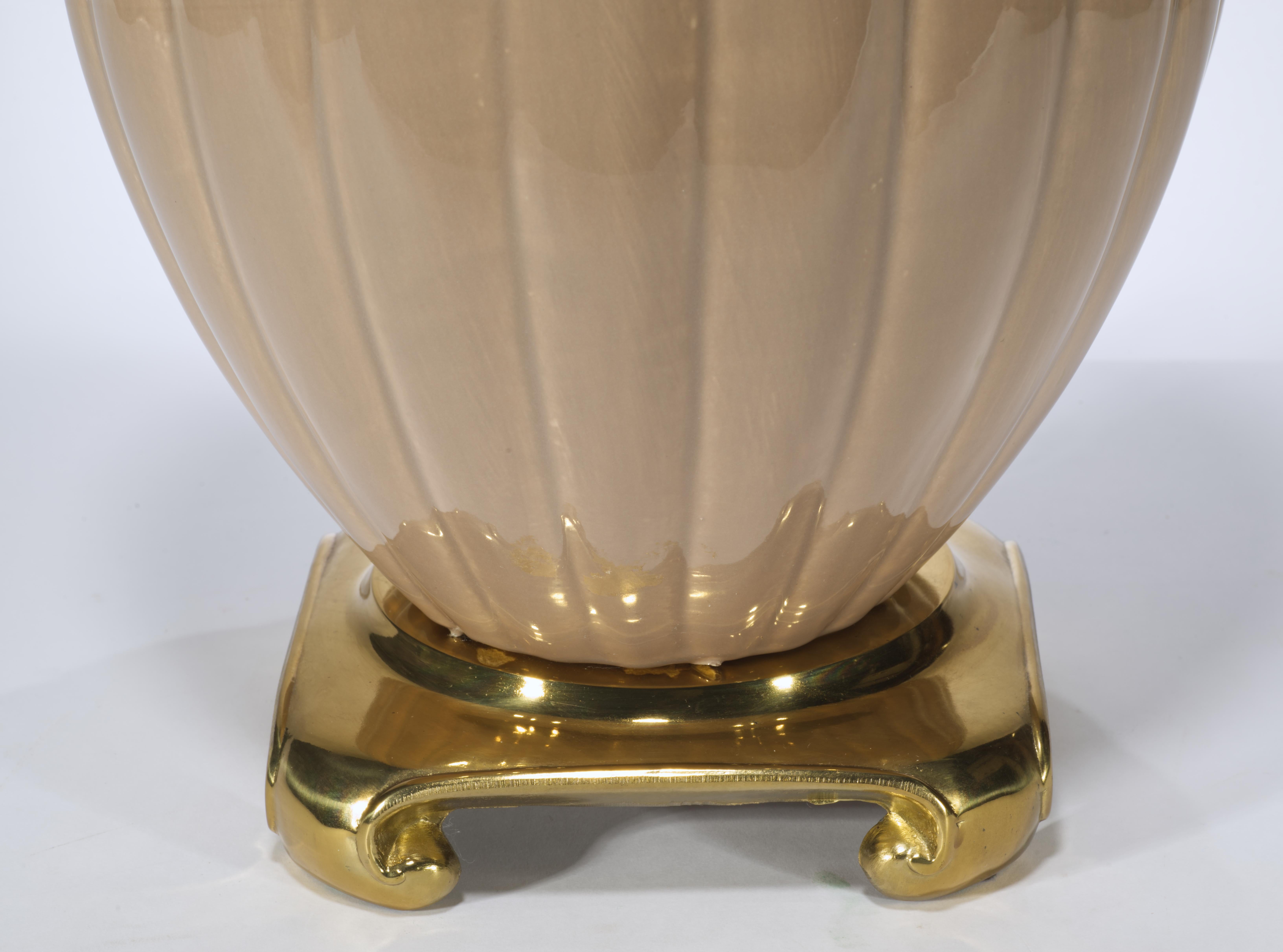 Paar skulpturale mokkabraune Urnen-Tischlampen im Chinoiserie-Stil, 1970er Jahre (20. Jahrhundert) im Angebot