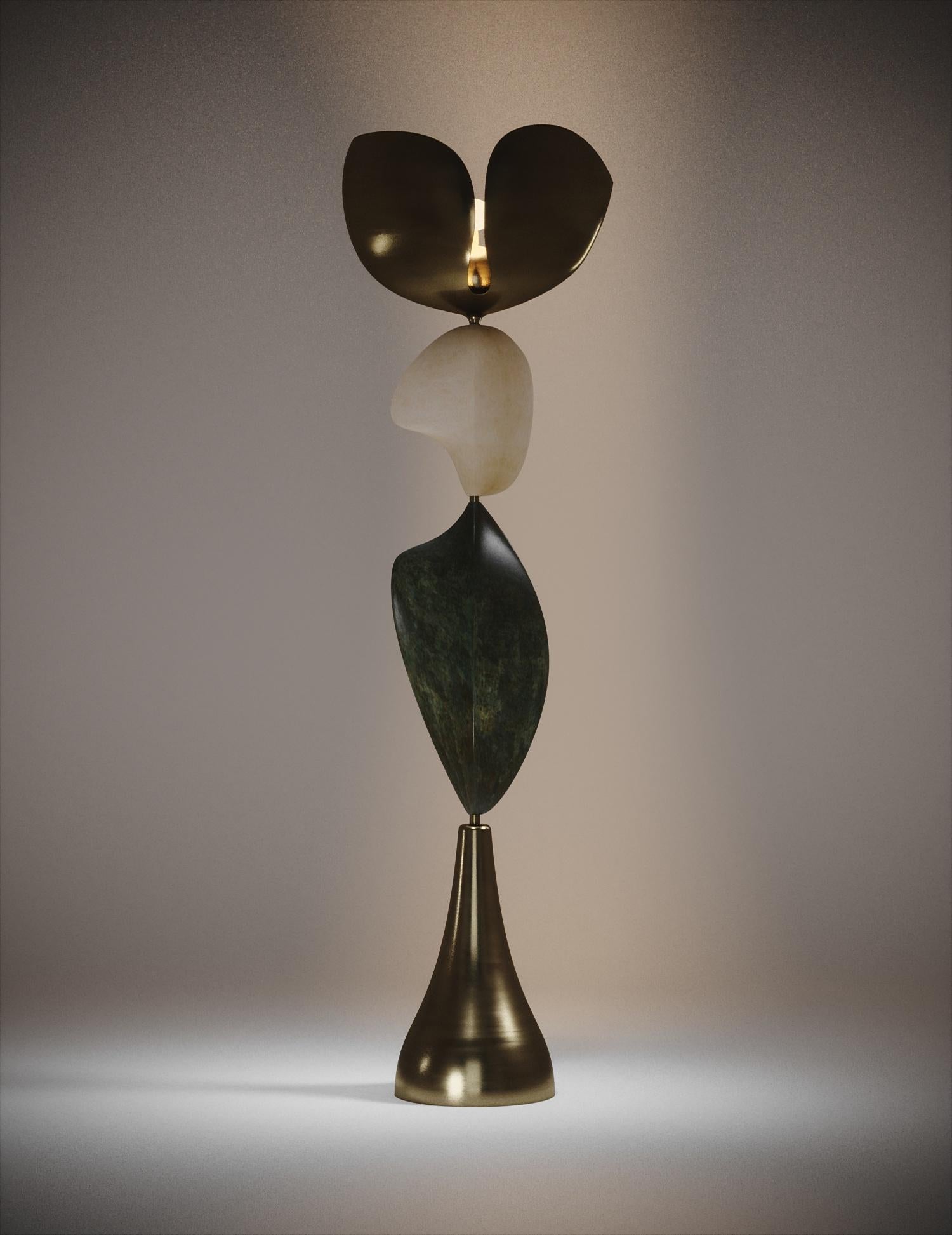 Skulpturale Stehlampen in Chromoptik mit Pergamentintarsien von Kifu Paris, Paar im Angebot 5