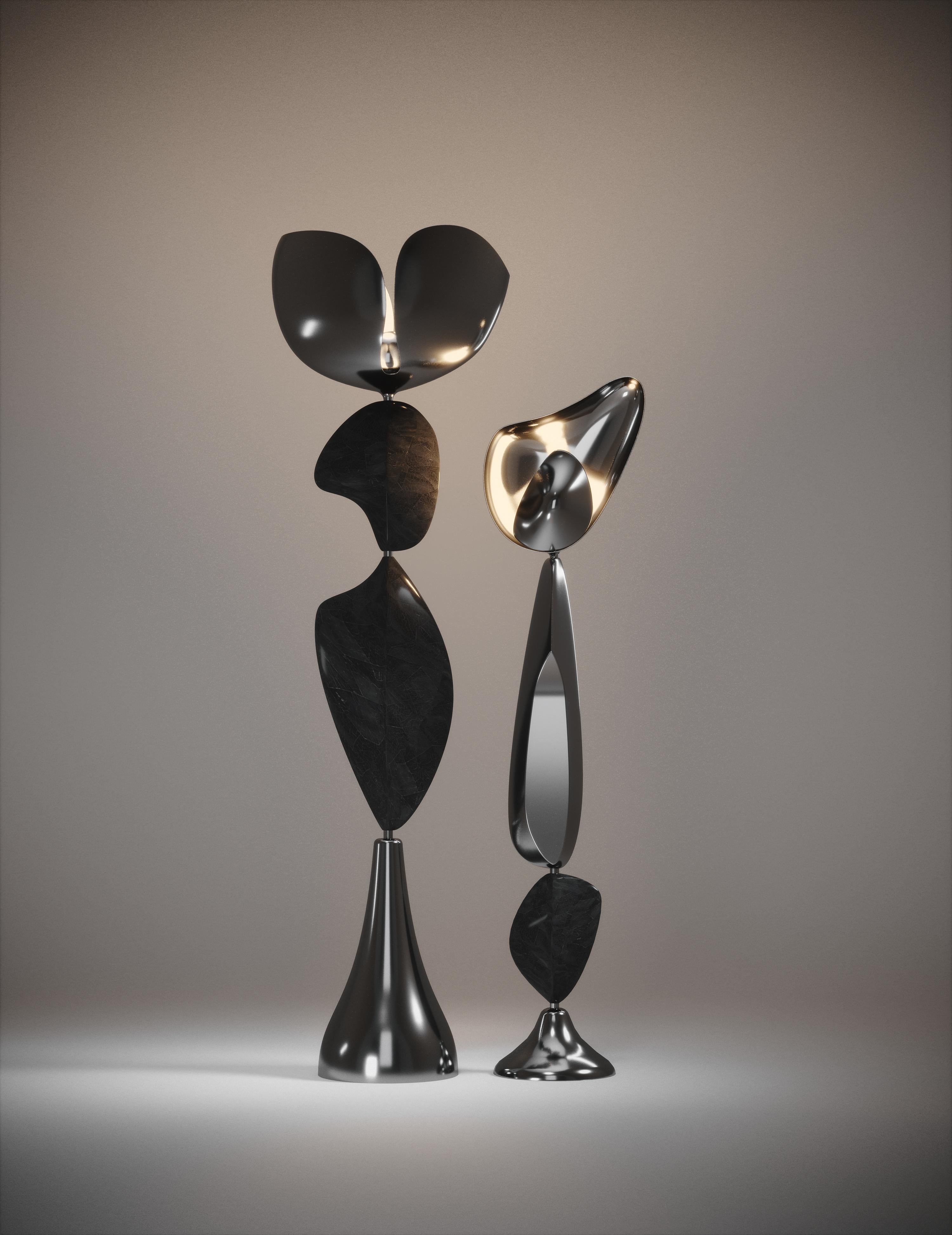 Art déco Paire de lampadaires sculpturaux en finition chrome avec incrustation en forme de coquille de stylo par Kifu Paris en vente
