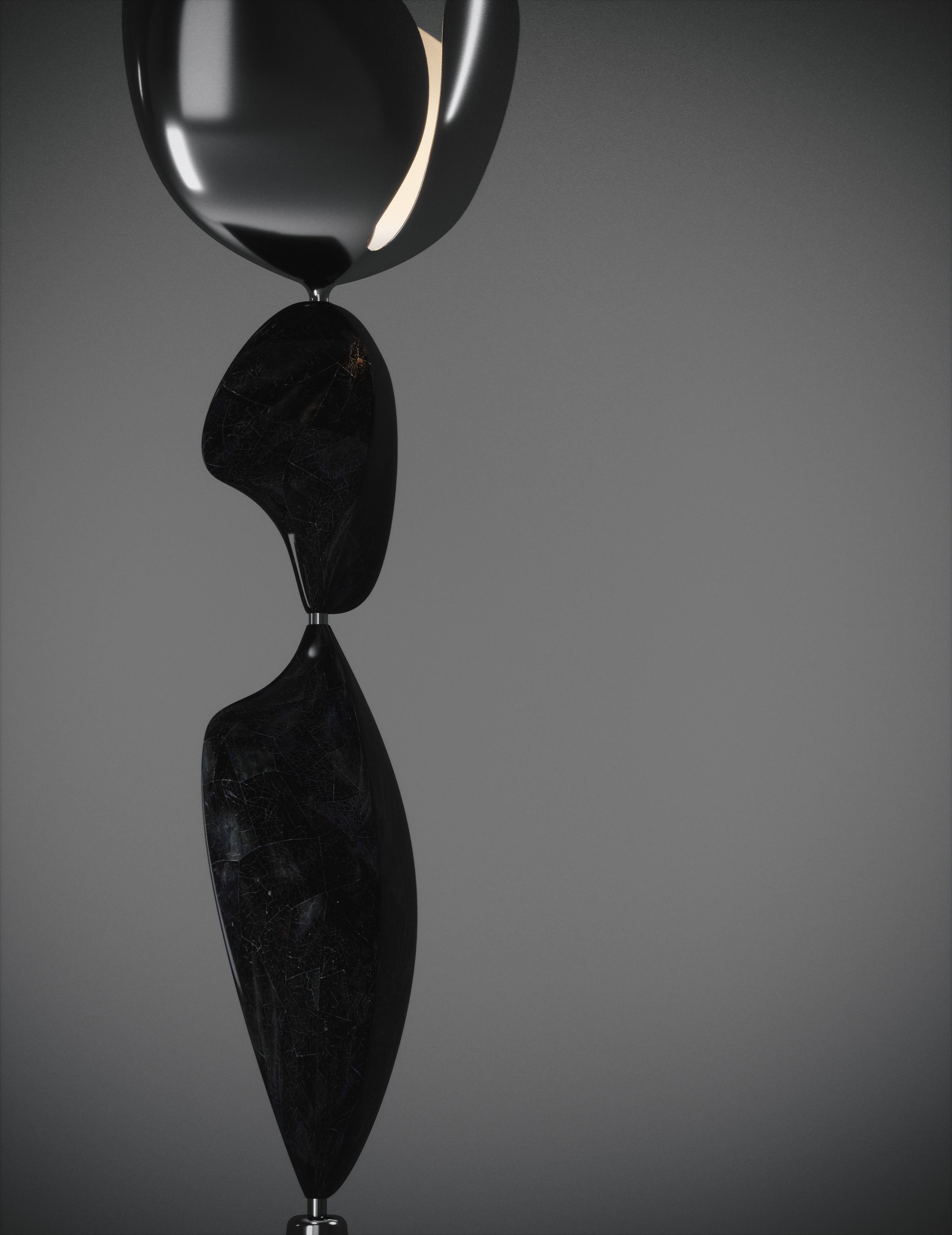 Incrusté Paire de lampadaires sculpturaux en finition chrome avec incrustation en forme de coquille de stylo par Kifu Paris en vente