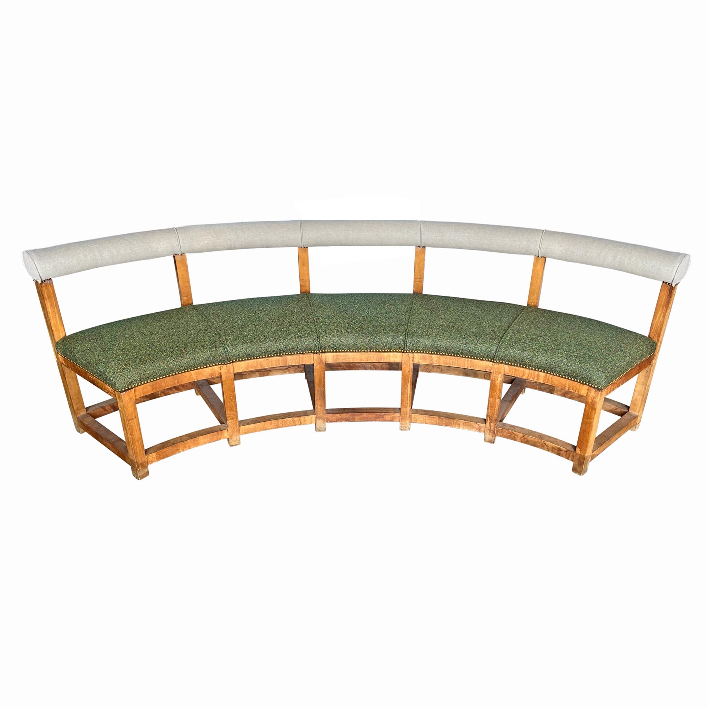 Pair of Sculptural Curved Benches In Good Condition For Sale In Chicago, IL