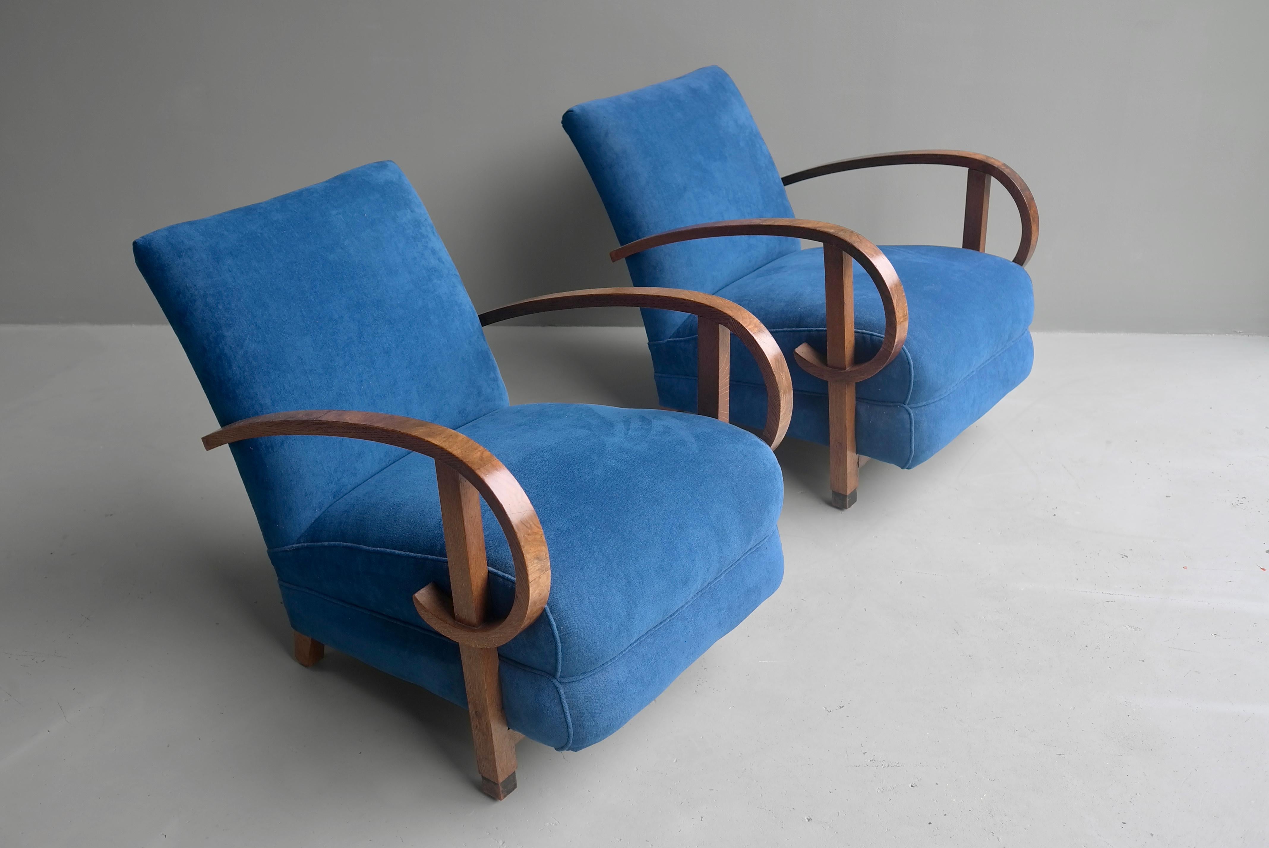 Pair of Sculptural Curved Walnut Deco Armchairs in Blue Fabric, France, 1940s 3