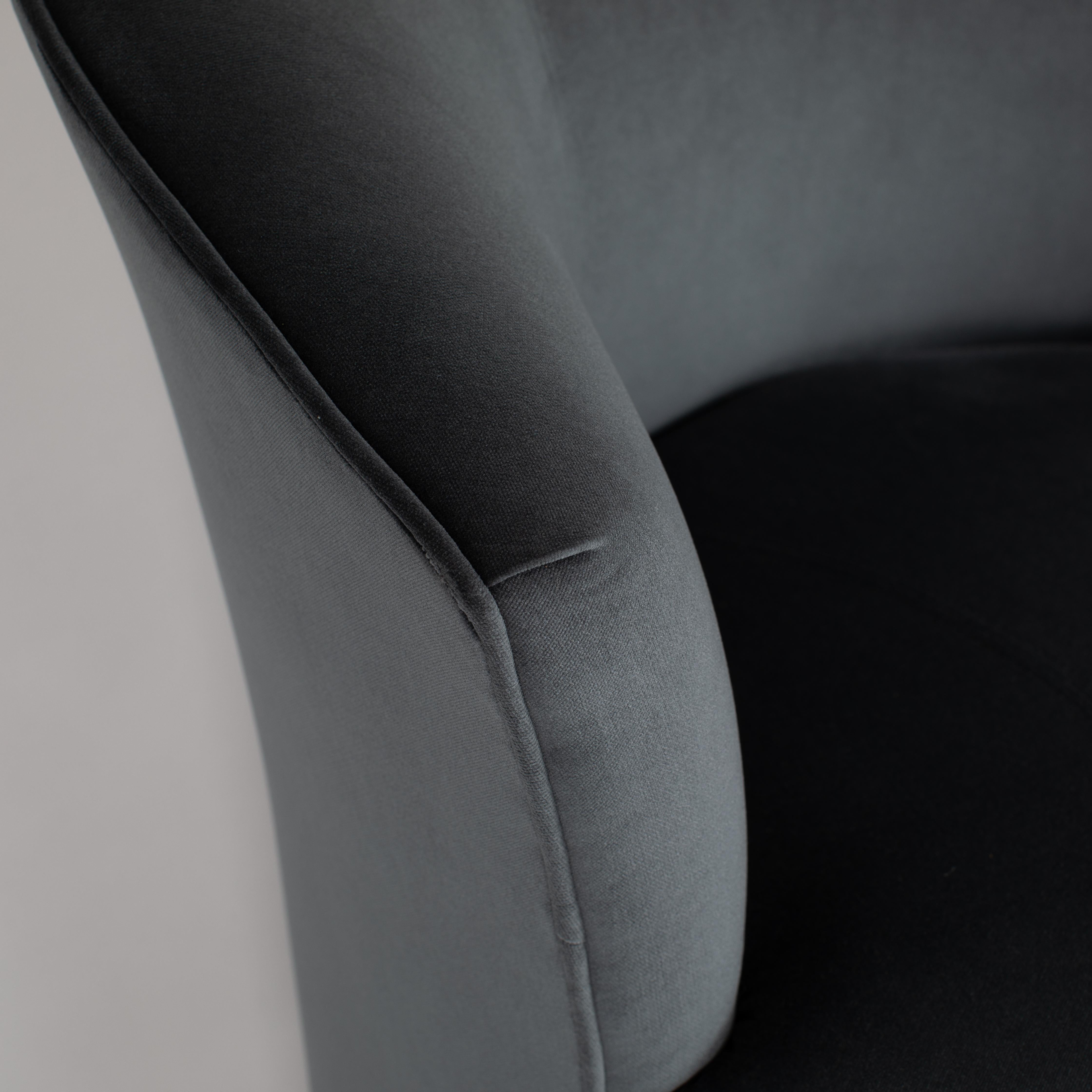 Pair of Sculptural Directional Barrel Chairs on Casters, circa 1980s 1
