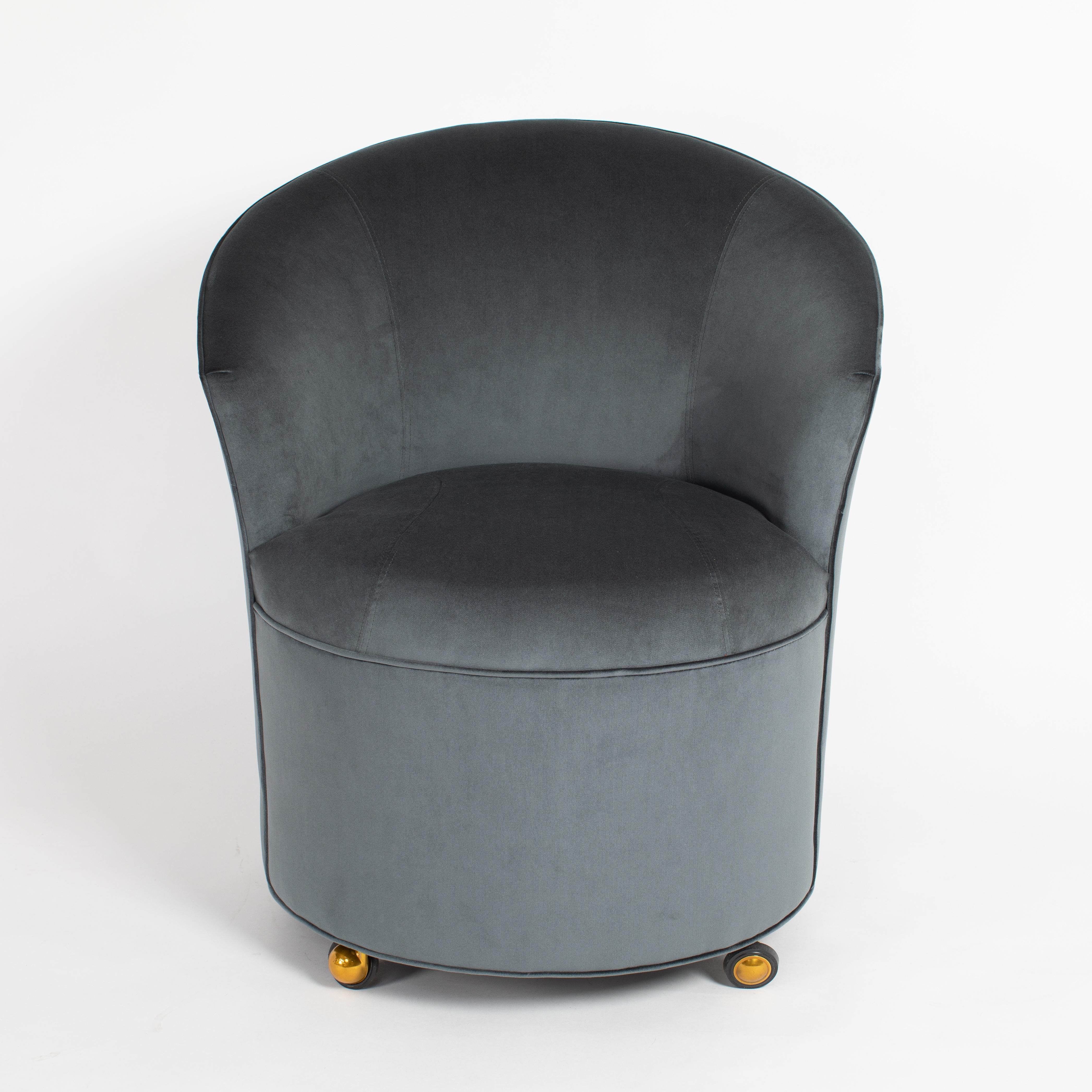 barrel chair with casters