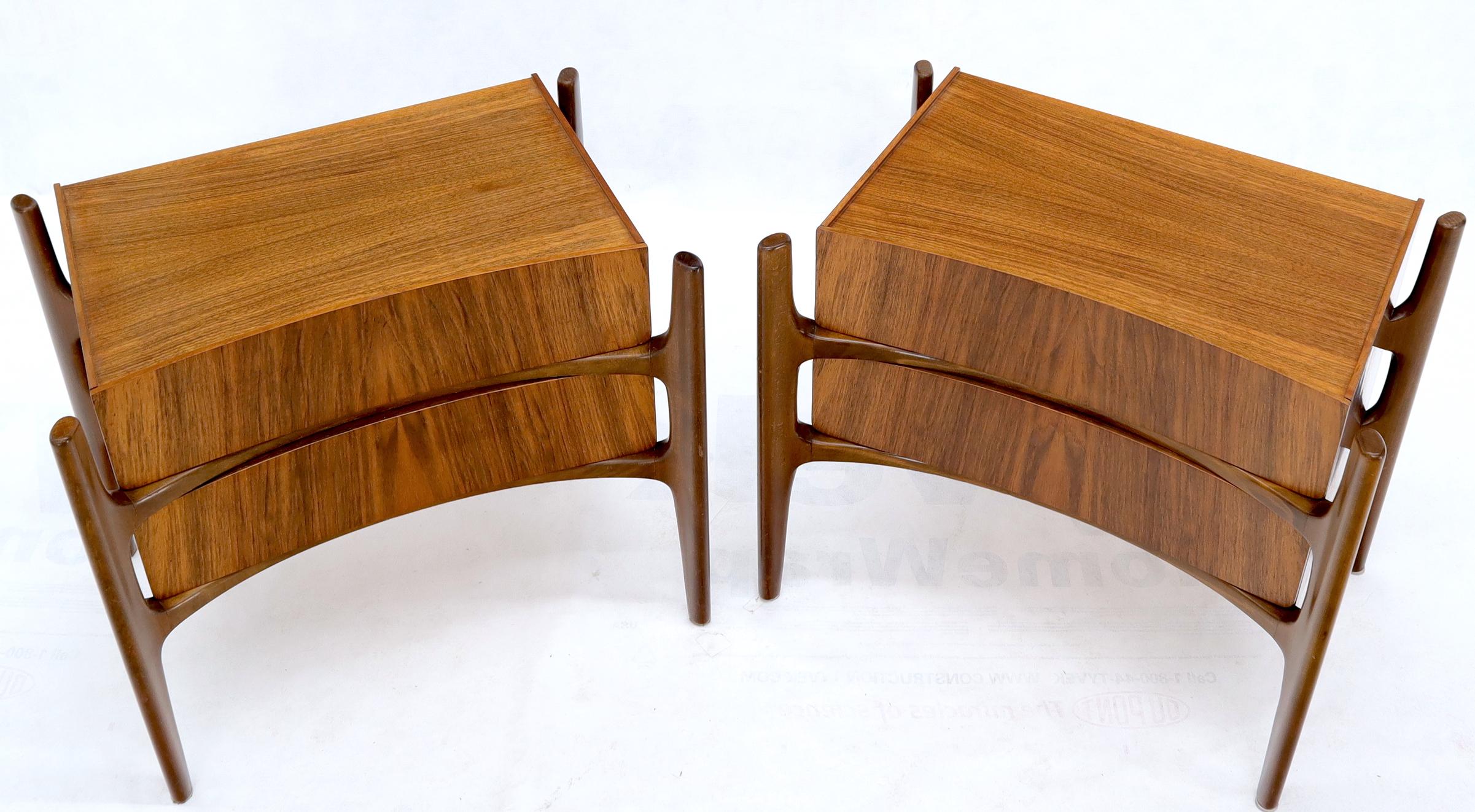 Pair of Sculptural William Hinn Swedish Modern Nightstands 9