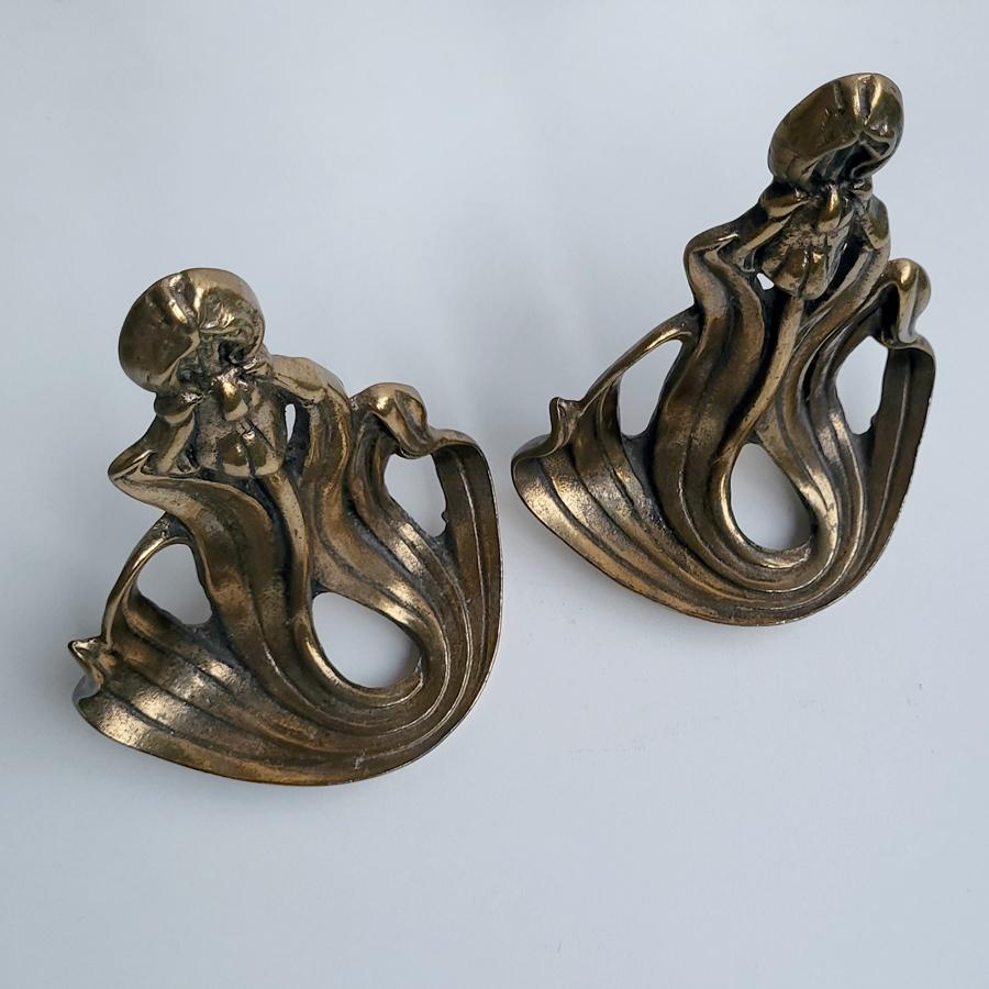 Mid-Century Modern Pair of Sculptural German Art Nouveau Brass Bronze Bookends 1900 For Sale