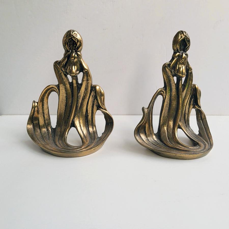 Paar skulpturale deutsche Jugendstil-Buchstützen aus Messing und Bronze im Jugendstil, 1900 (Deutsch) im Angebot