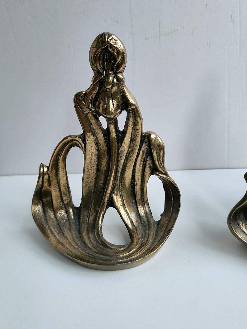 Paar skulpturale deutsche Jugendstil-Buchstützen aus Messing und Bronze im Jugendstil, 1900 im Zustand „Gut“ im Angebot in Berlin, DE