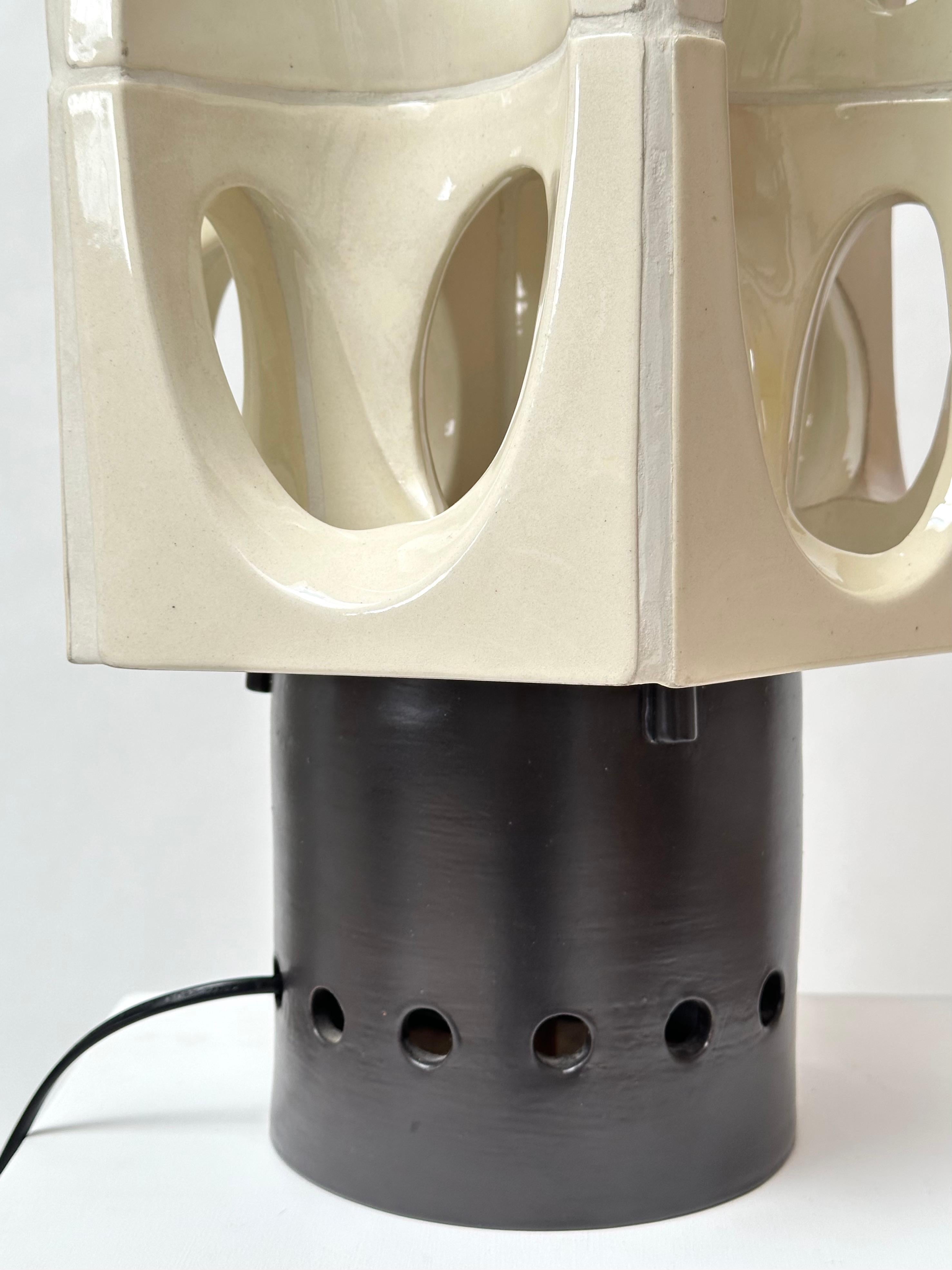 Paire de lampes de table sculpturales hexagonales, Jean Derval, Vallauris 1968 en vente 8