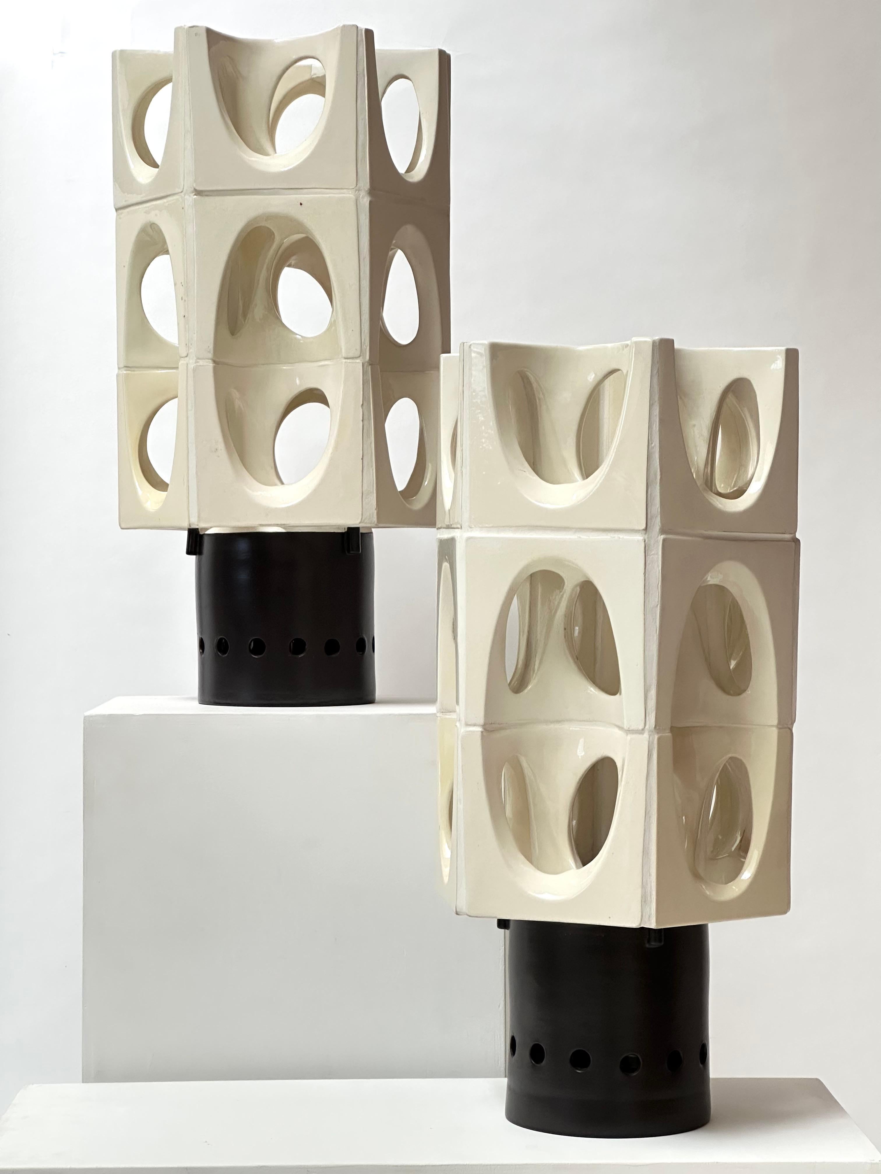 Mid-Century Modern Paire de lampes de table sculpturales hexagonales, Jean Derval, Vallauris 1968 en vente