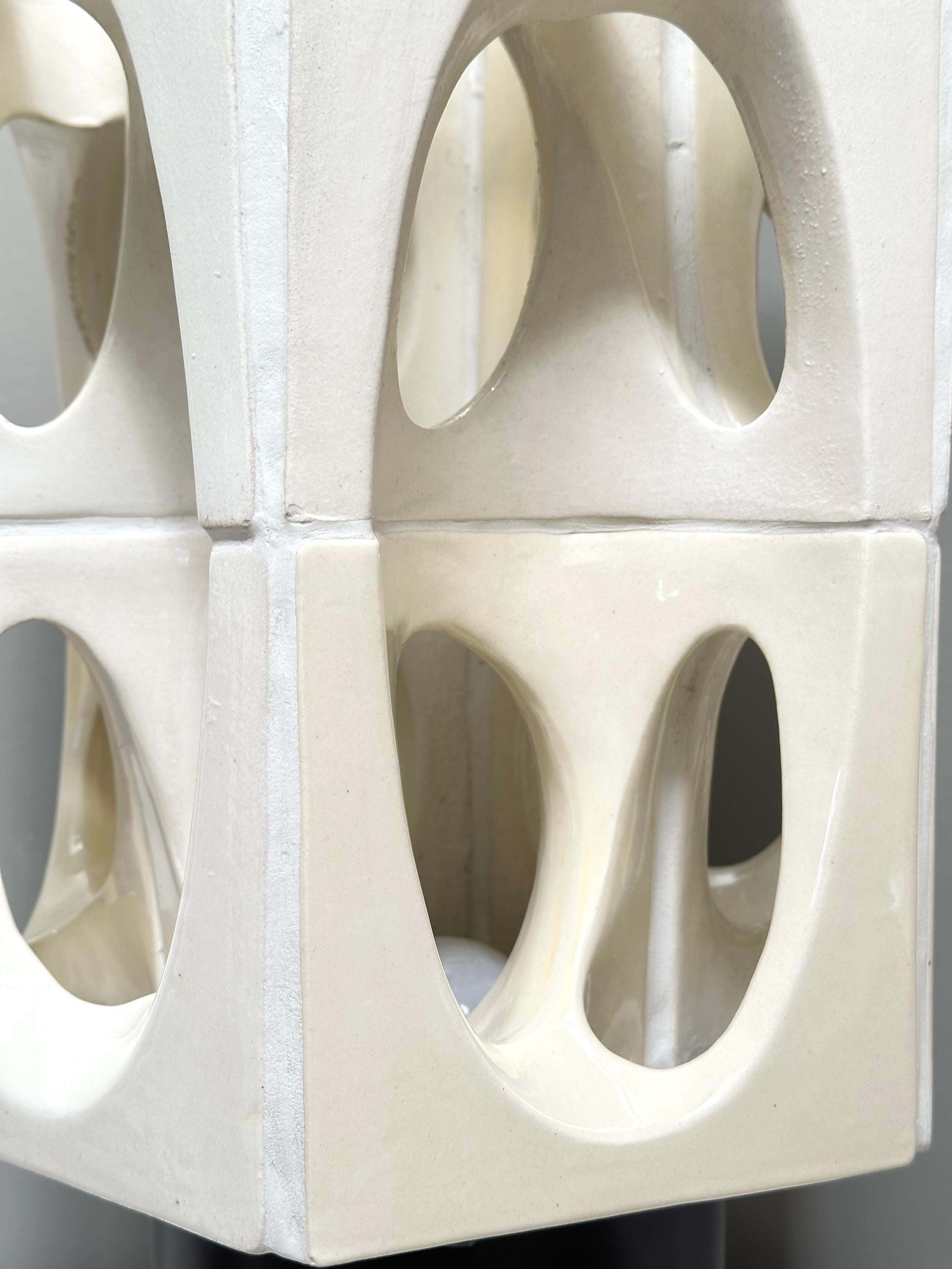 Céramique Paire de lampes de table sculpturales hexagonales, Jean Derval, Vallauris 1968 en vente