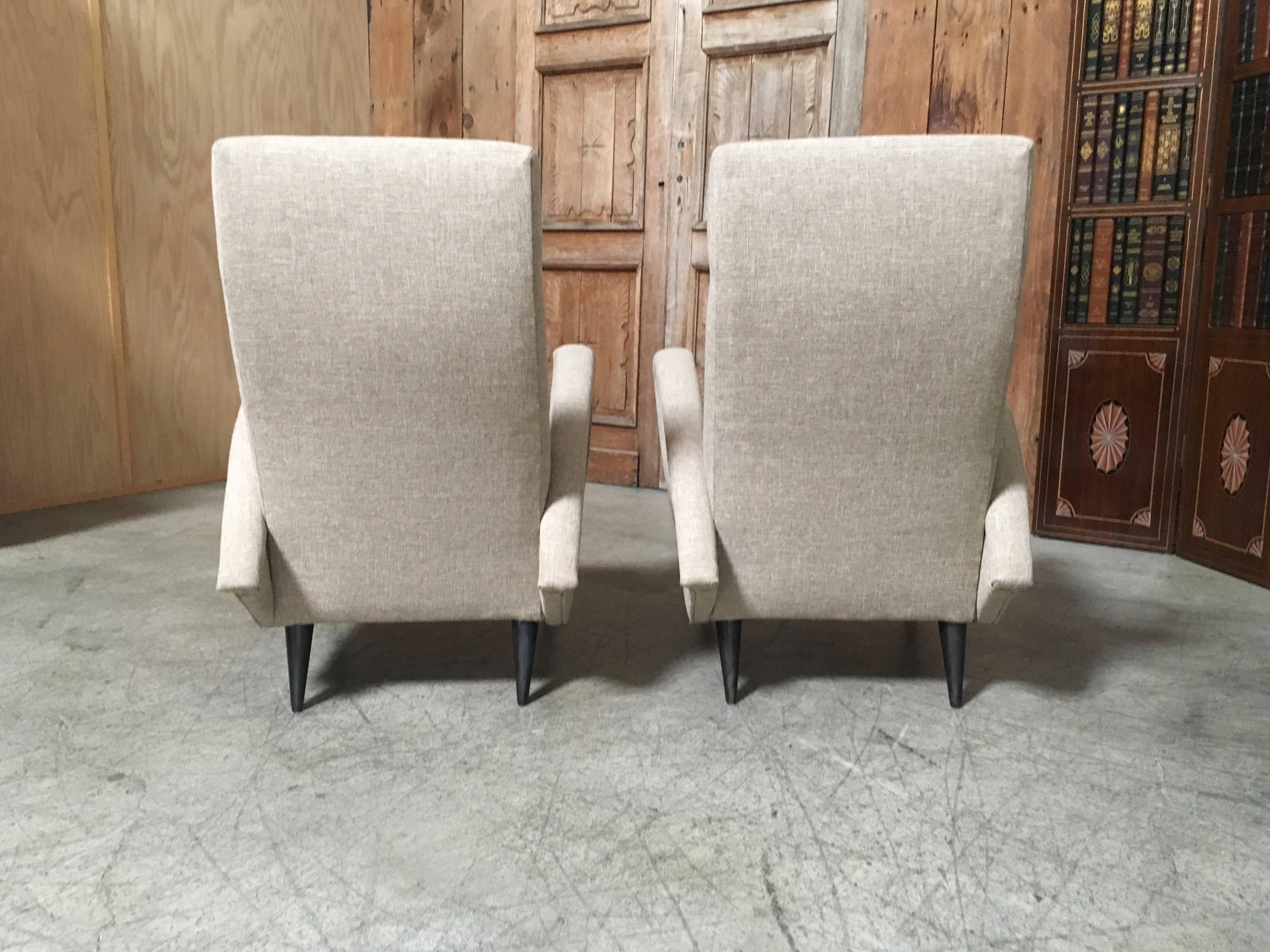 Pair of Sculptural Italian Lounge Chairs 4