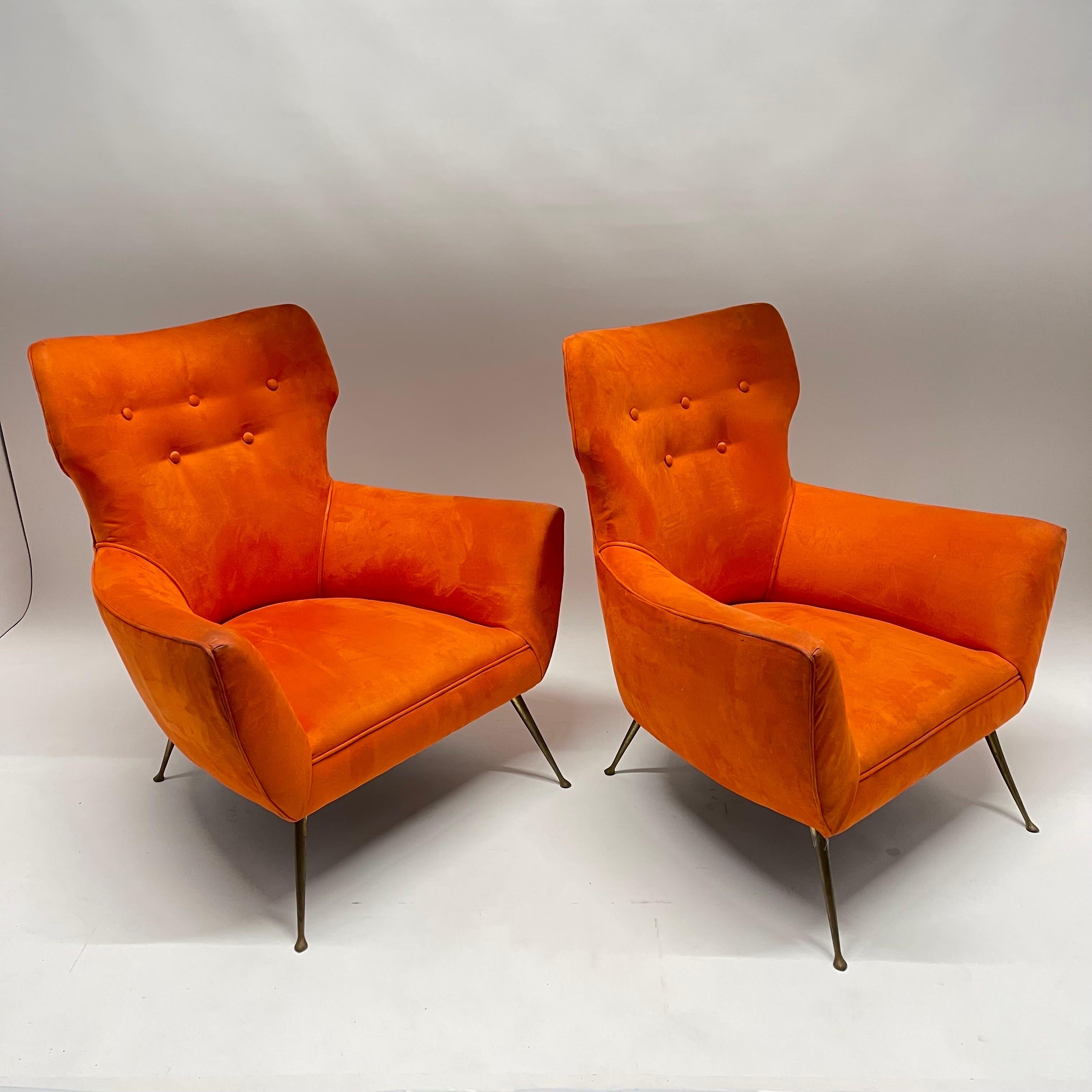 Patinated Pair of Sculptural Italian Mid-Century Modern Armchairs Style of Ponti, Italy