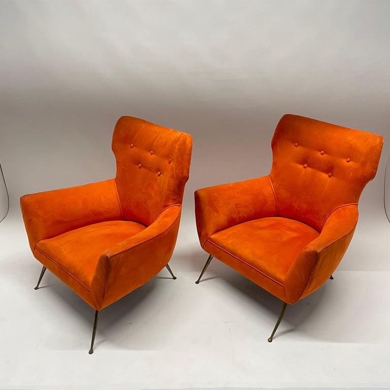 Pair of Sculptural Italian Mid-Century Modern Armchairs Style of Ponti, Italy In Good Condition For Sale In Miami, FL
