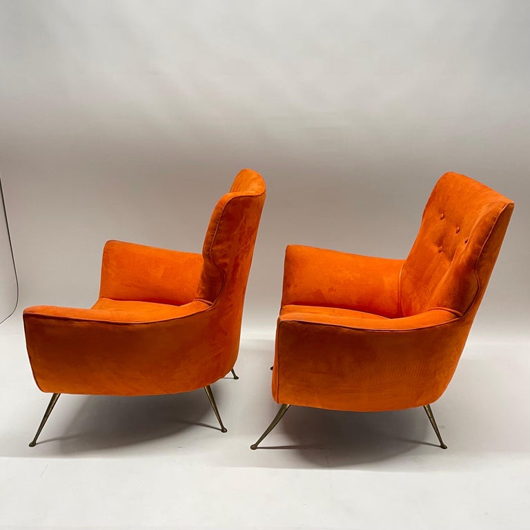 Ultrasuede Pair of Sculptural Italian Mid-Century Modern Armchairs Style of Ponti, Italy For Sale